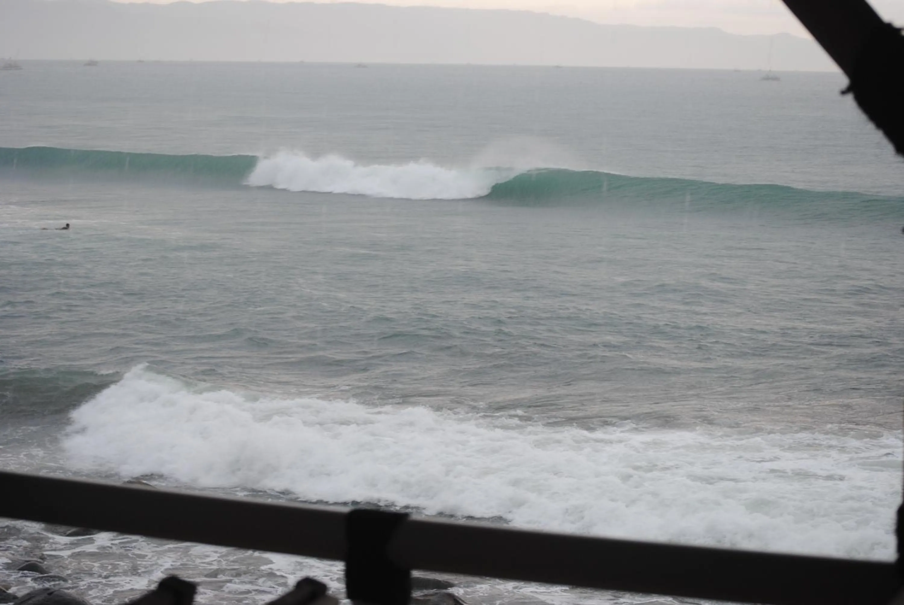 Area and facilities in 77 Sunset Plaza