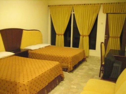 Bed in 77 Sunset Plaza