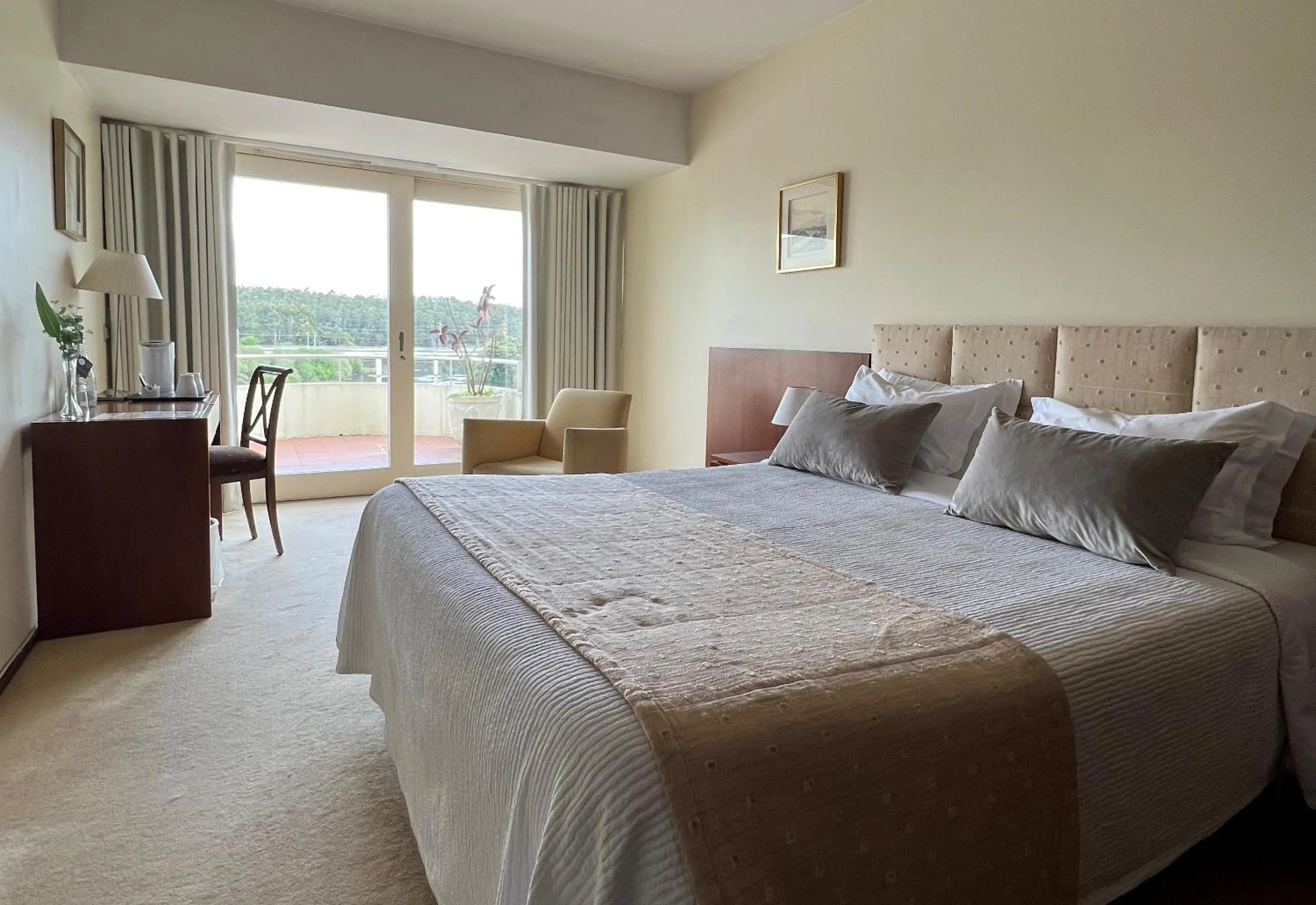 Bed in Santana Hotel & SPA