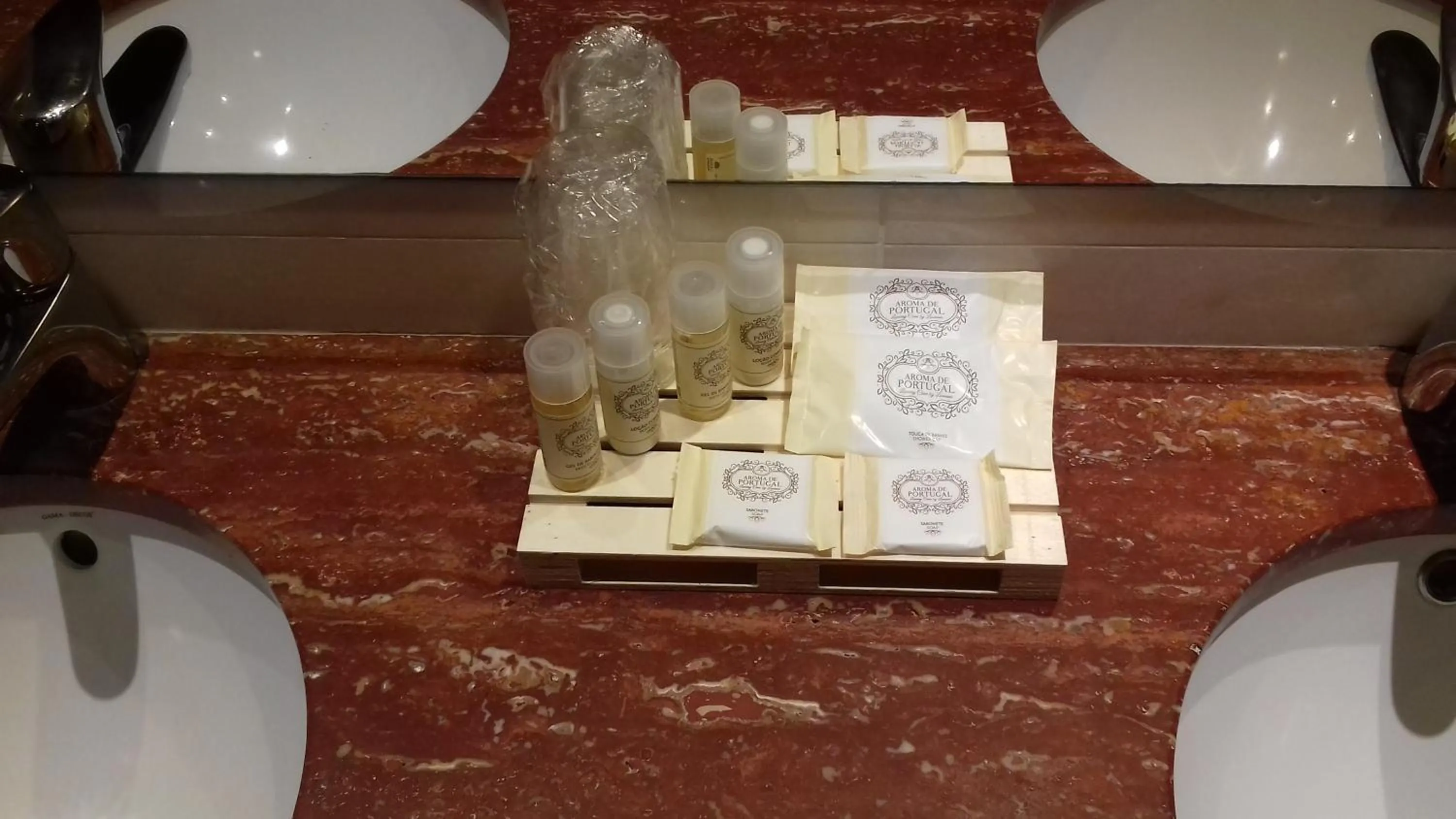 Bathroom in Santana Hotel & SPA