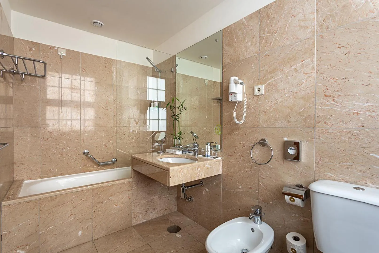 Bathroom in Pestana Vintage Porto Hotel & World Heritage Site