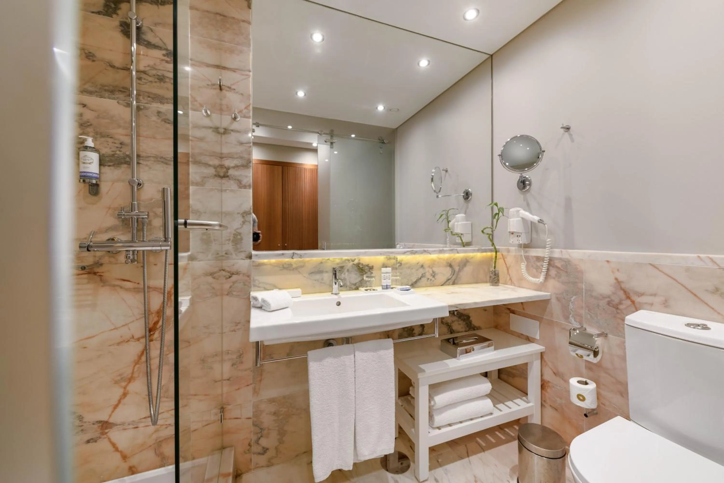 Bathroom in Pestana Vintage Porto Hotel & World Heritage Site