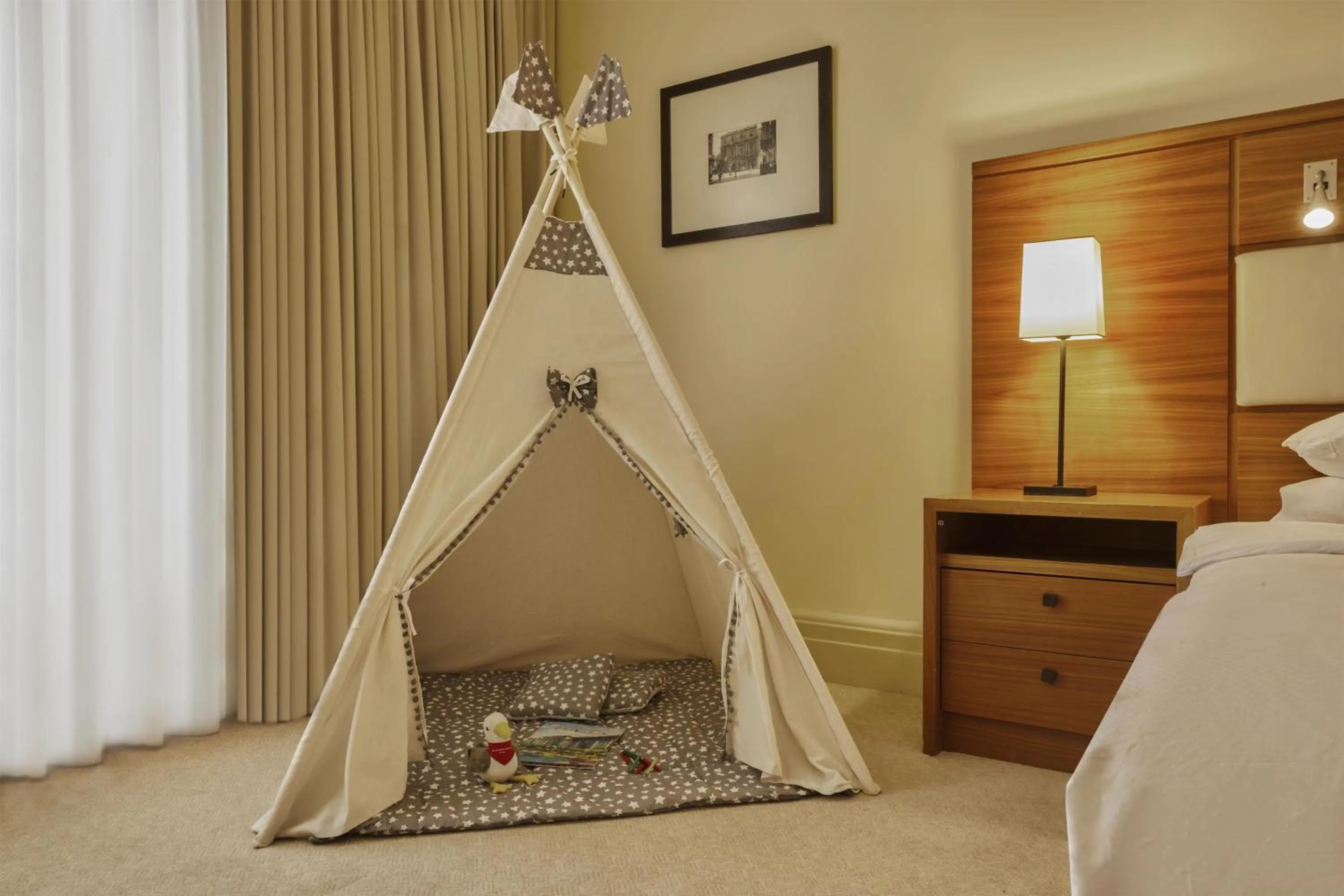 children, Bed in Grand Hyatt Istanbul