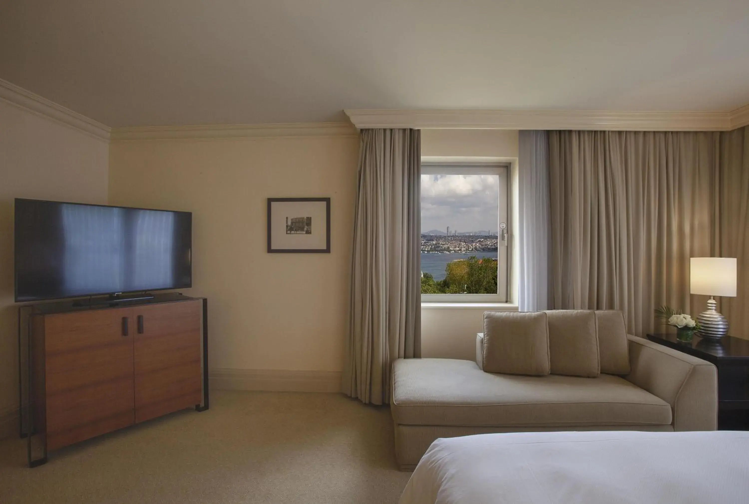 Grand King Suite with Bosphorus View - Lounge Access in Grand Hyatt Istanbul Grand King Suite with Bosphorus View - Lounge Access in Grand Hyatt Istanbul