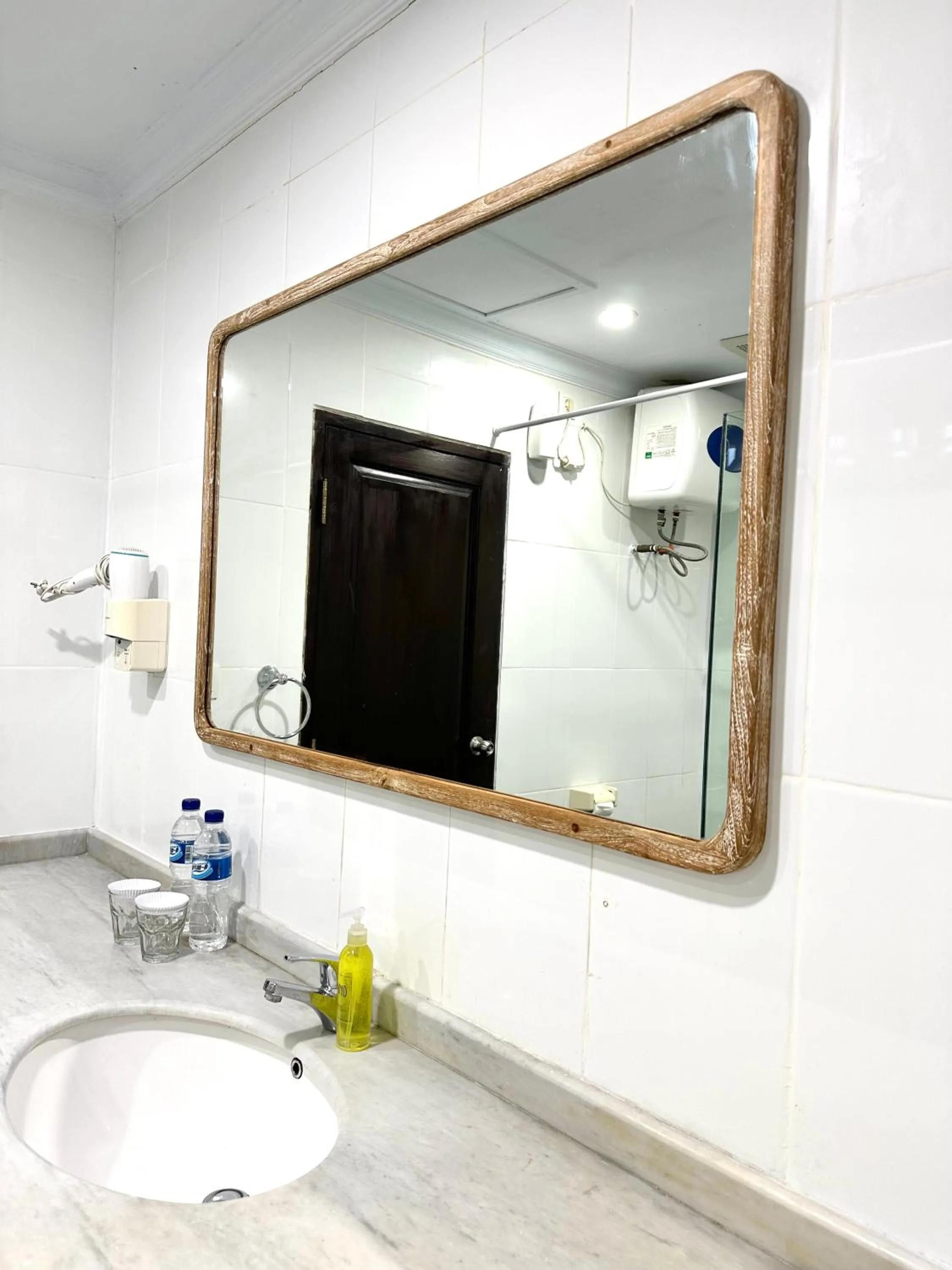 Bathroom in Radha Bali Hotel