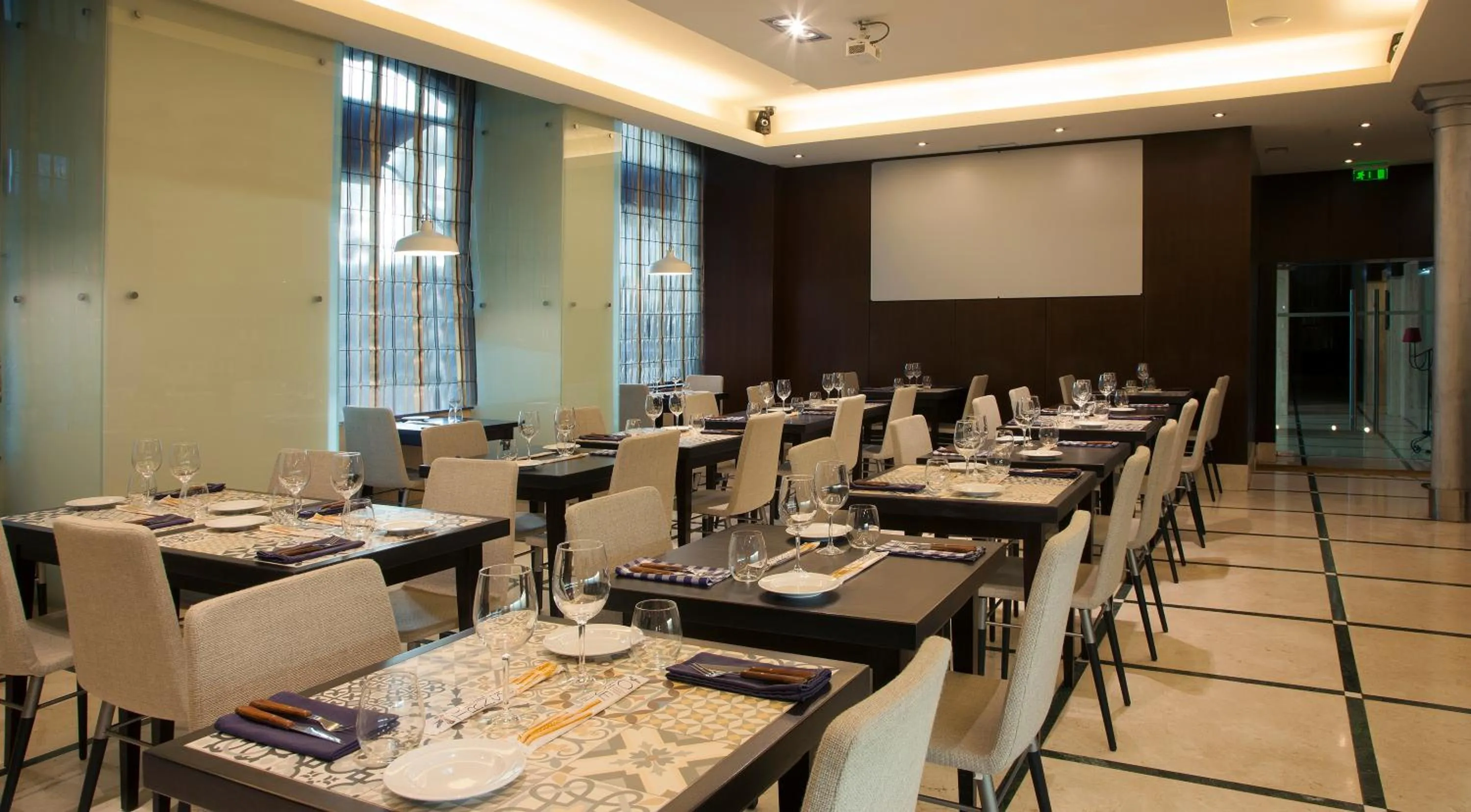Restaurant/places to eat in TURIM Restauradores Hotel