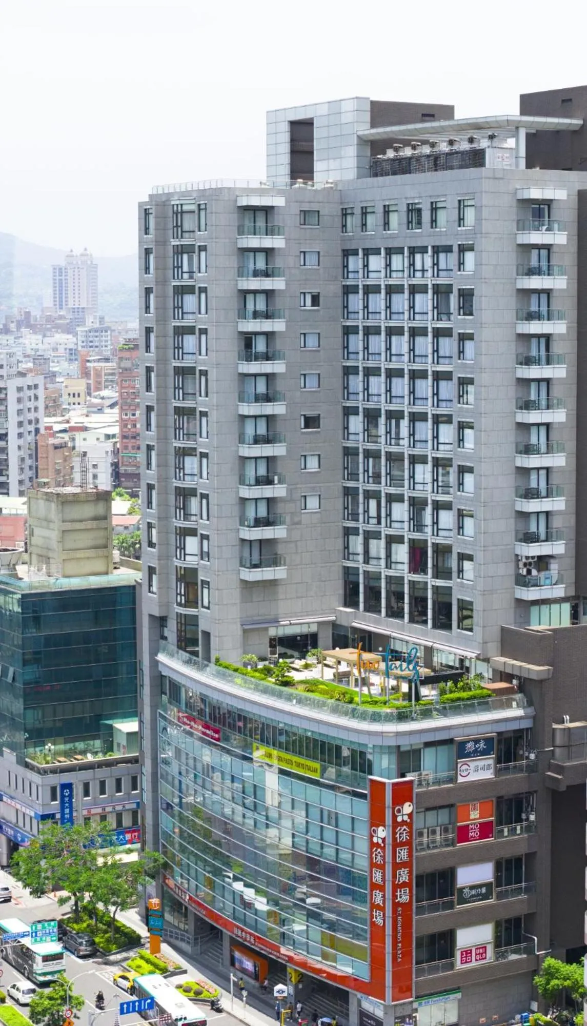 Property building in Two Tails Hotel Luzhou