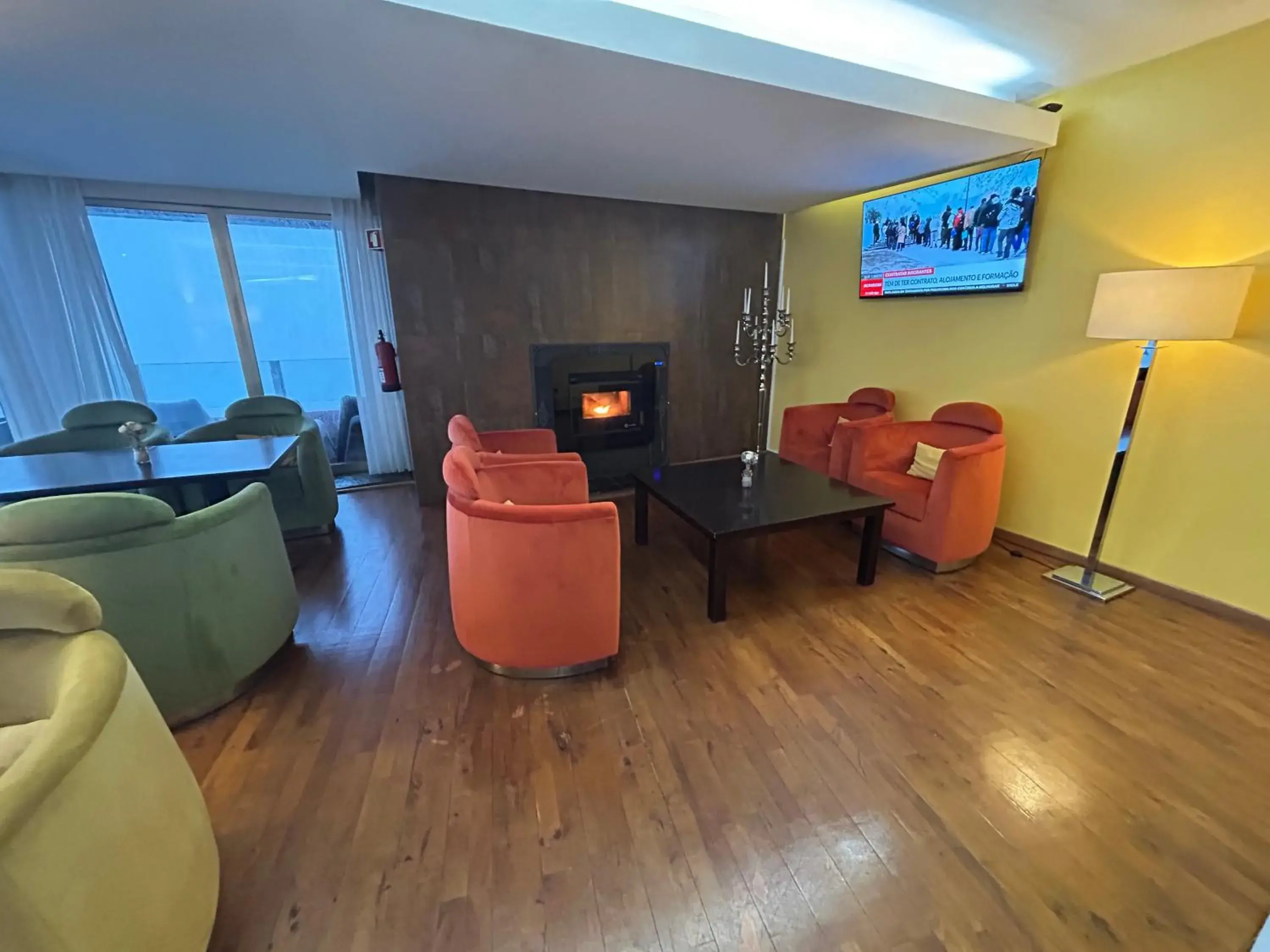 Lounge or bar in Luna Hotel dos Carqueijais - Serra da Estrela Lounge or bar in Luna Hotel dos Carqueijais - Serra da Estrela