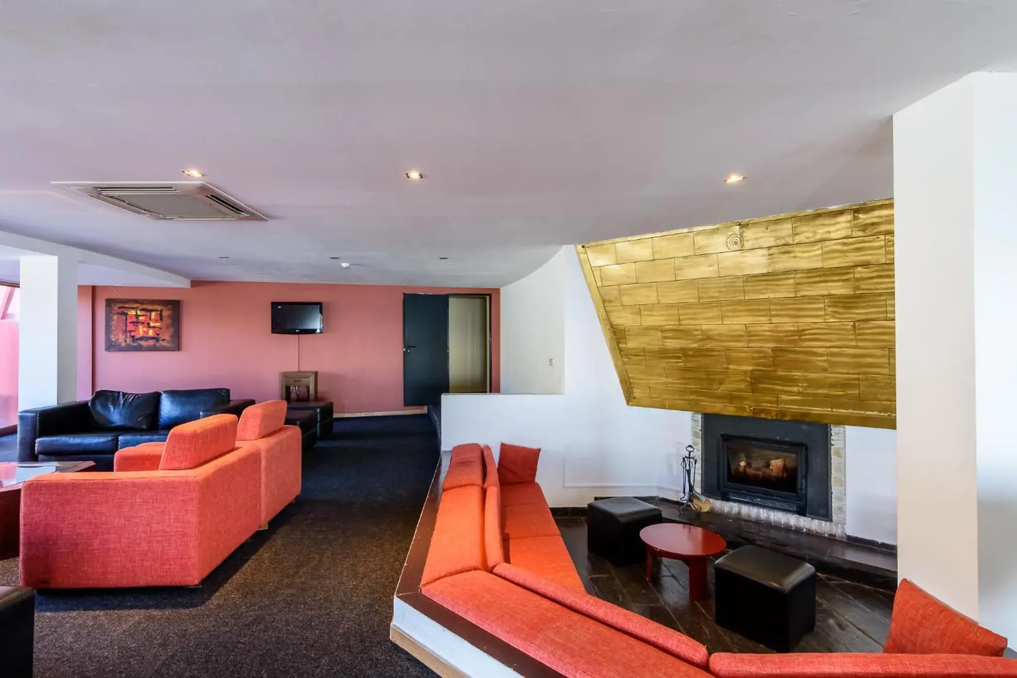 Property building in Luna Hotel dos Carqueijais - Serra da Estrela Property building in Luna Hotel dos Carqueijais - Serra da Estrela