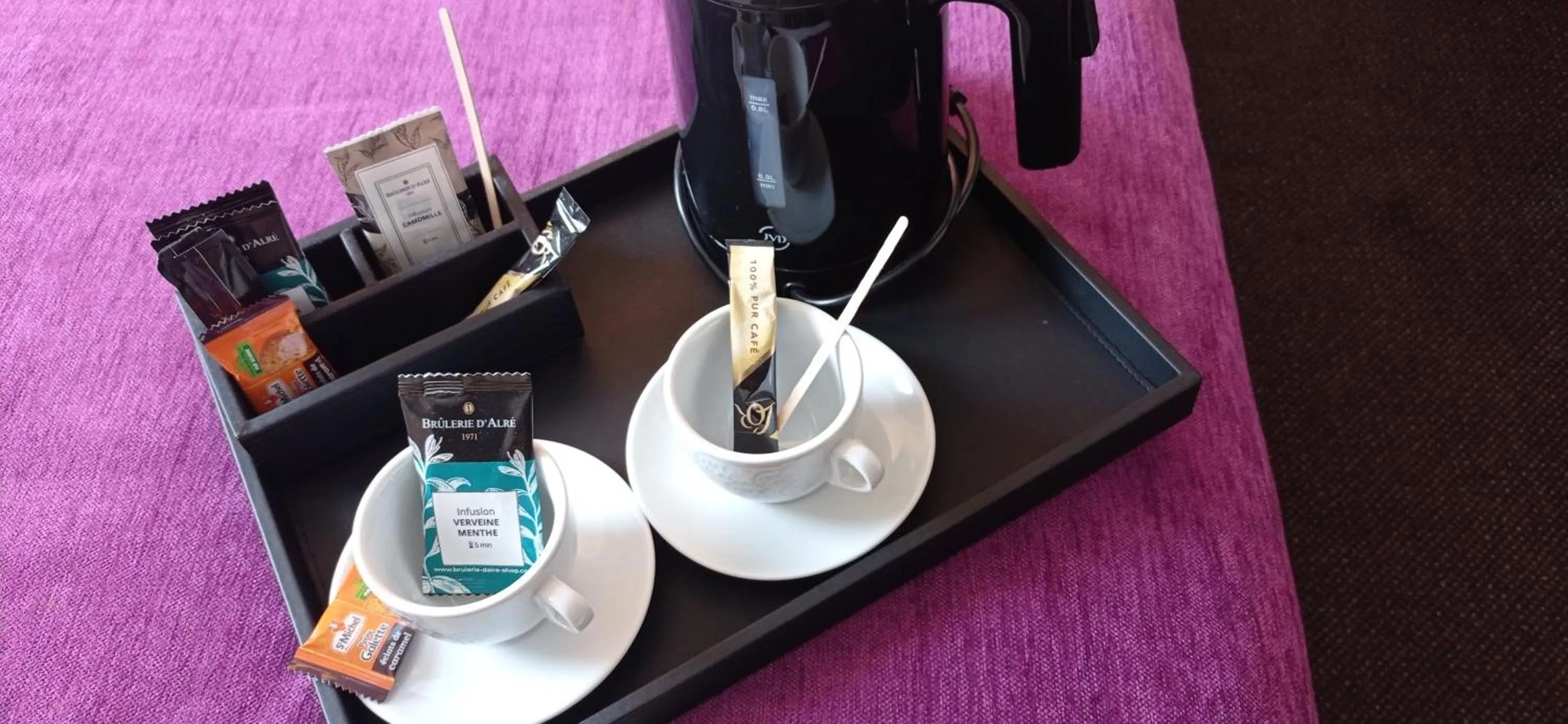 Coffee/tea facilities in Brit Hotel Vannes - Theix Golfe du Morbihan
