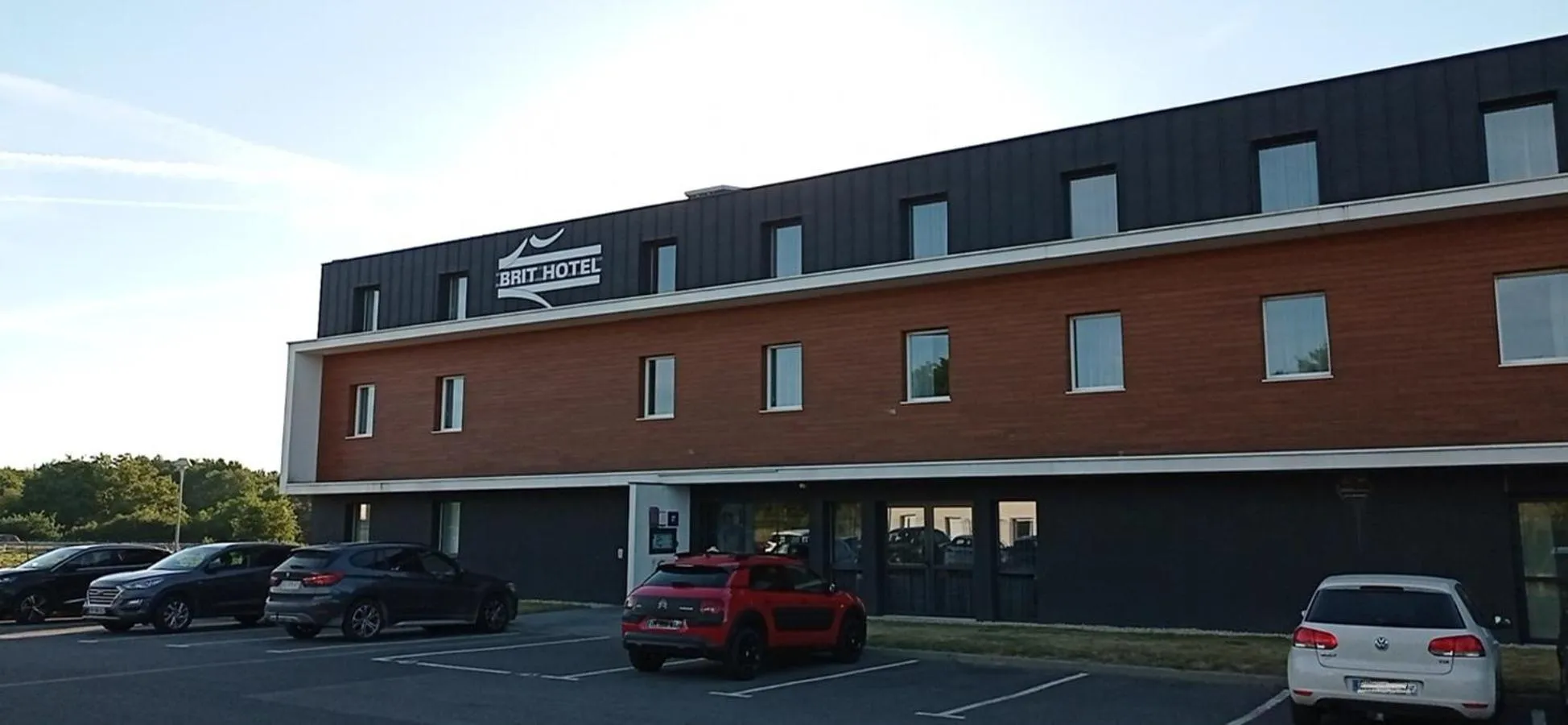 Property building in Brit Hotel Vannes - Theix Golfe du Morbihan