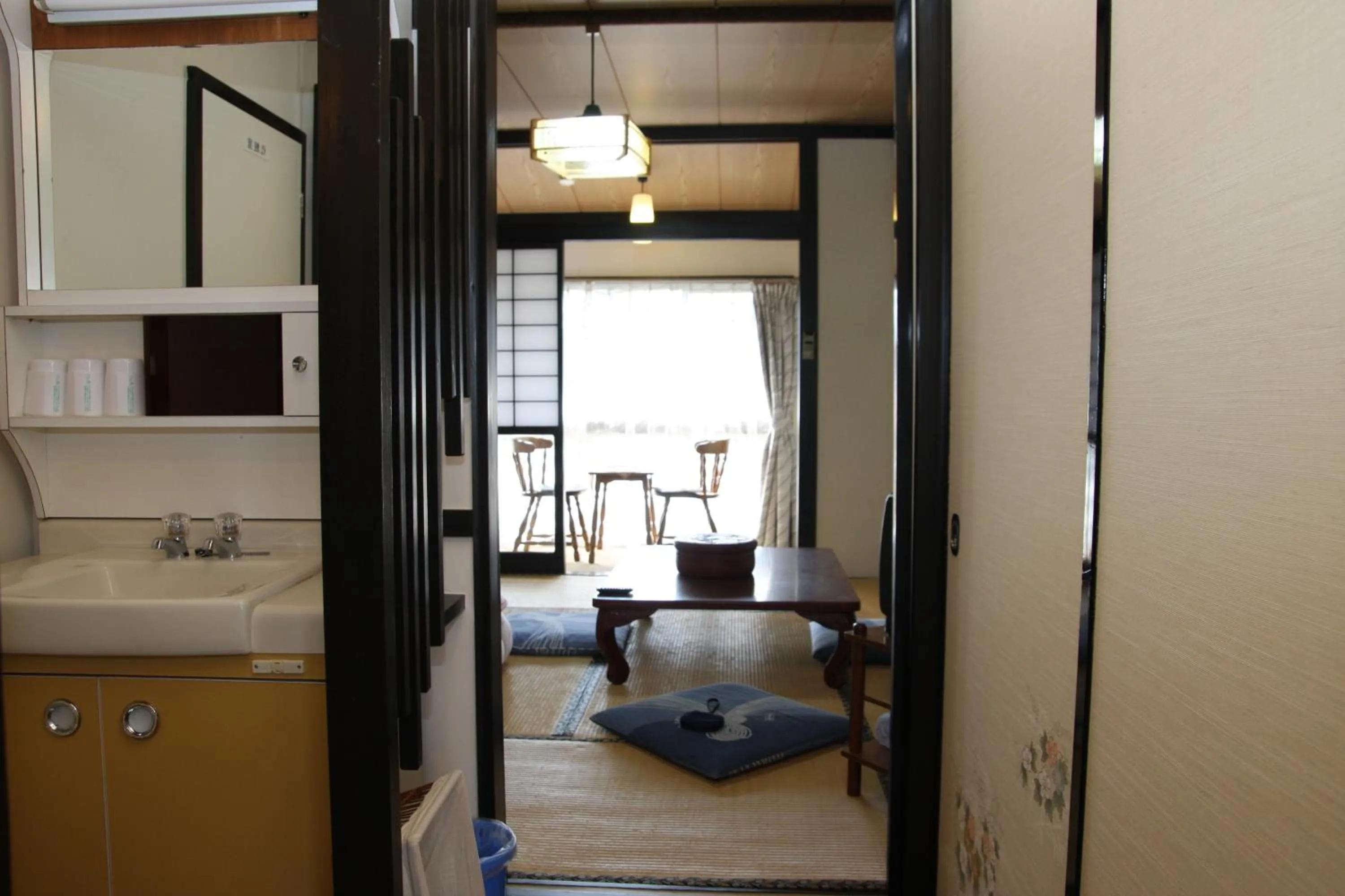 Kajiyabekkan Ramakkoro Yamaneko Yado