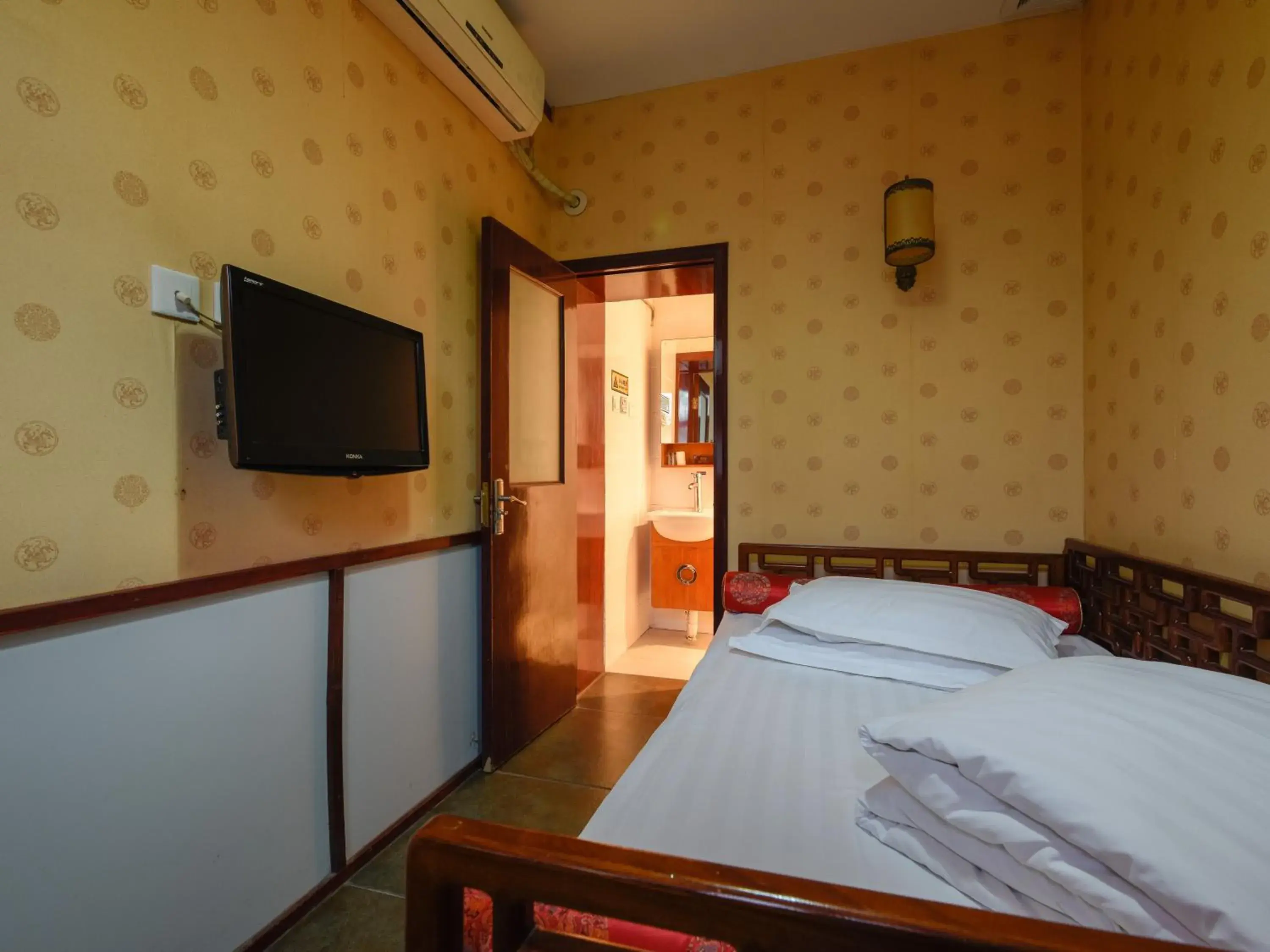 Single Room in Qianmen Courtyard Hotel Single Room in Qianmen Courtyard Hotel