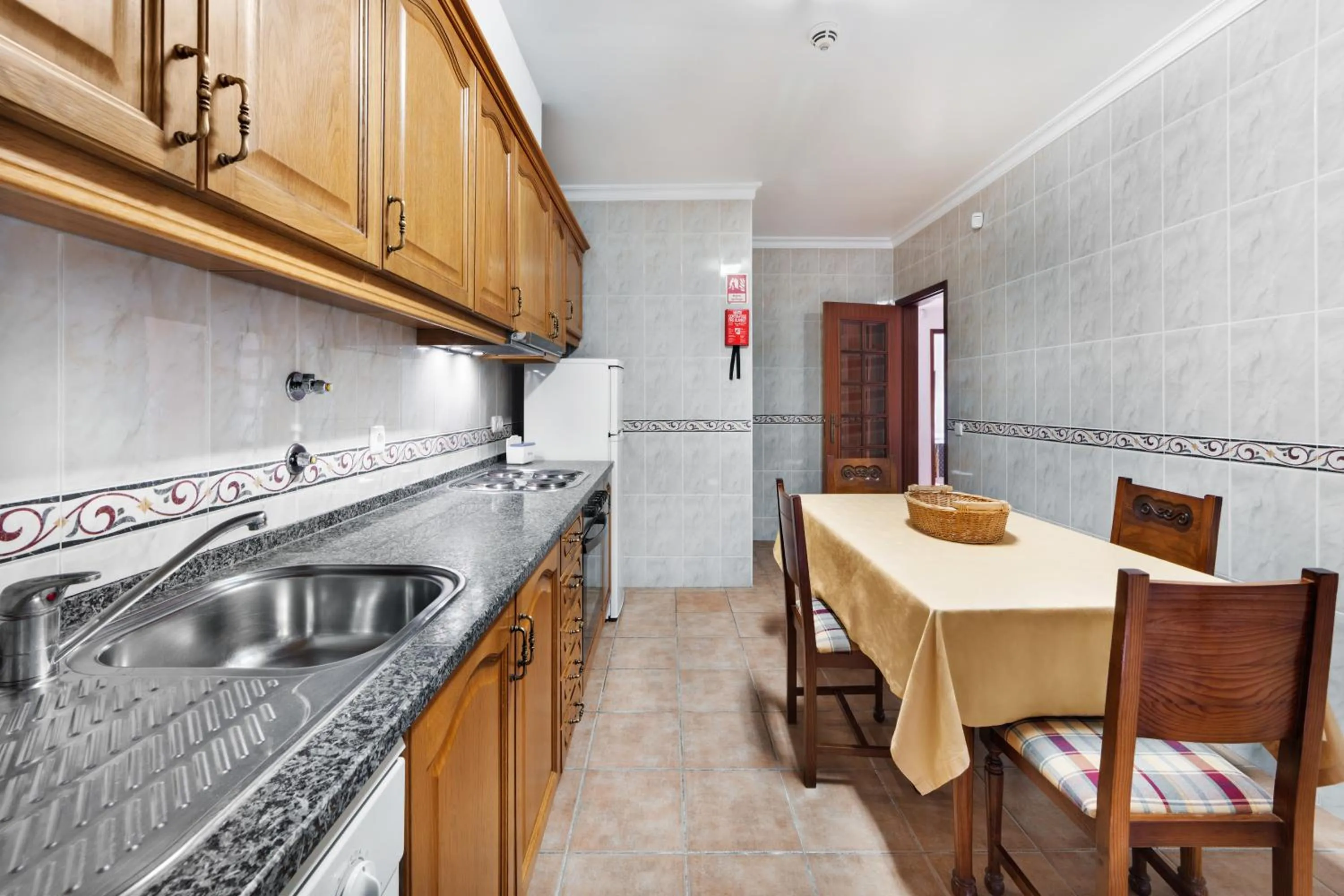 Kitchen or kitchenette in Villas Barrocal