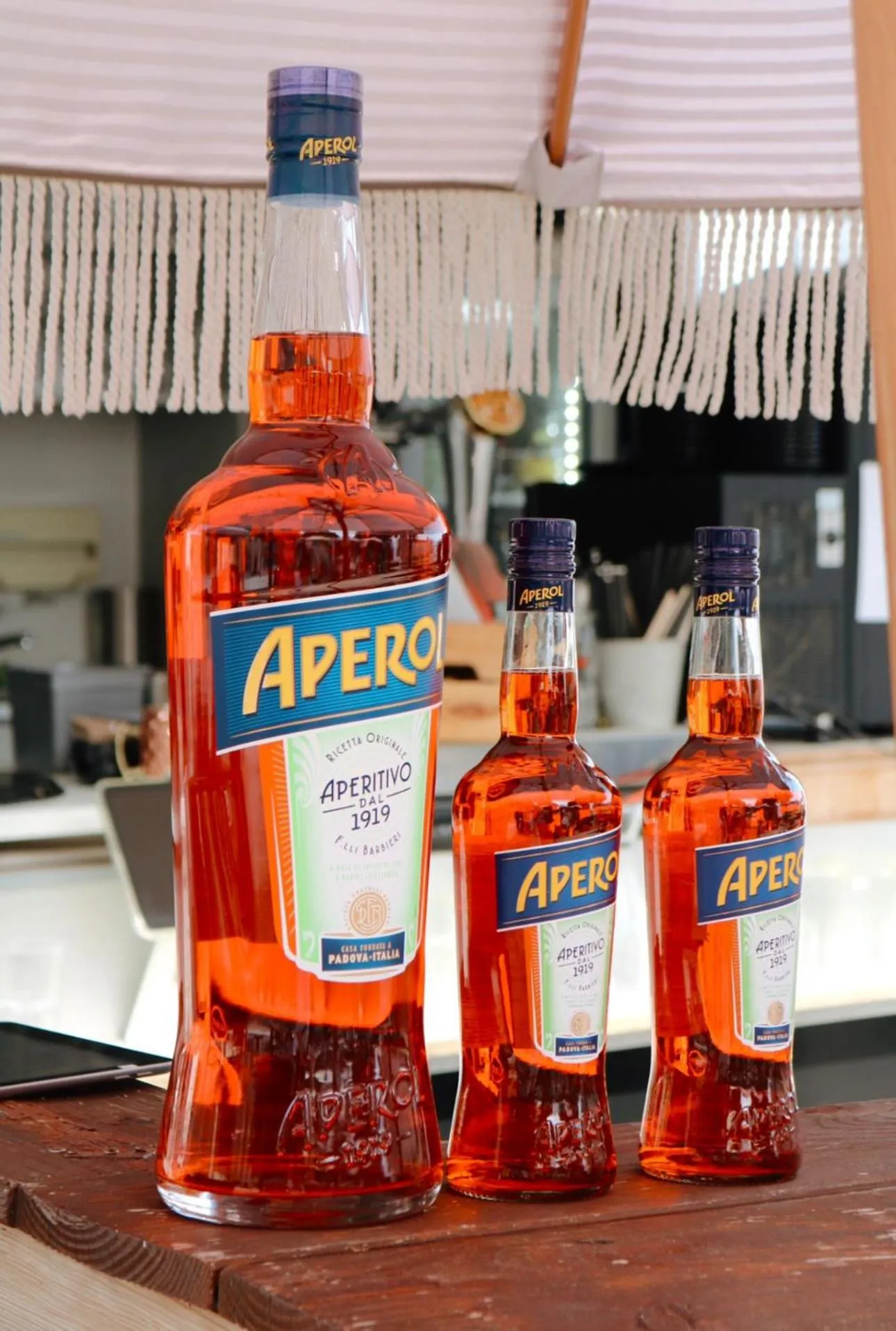 Lounge or bar in L'Hôtel by Hostellerie du Château