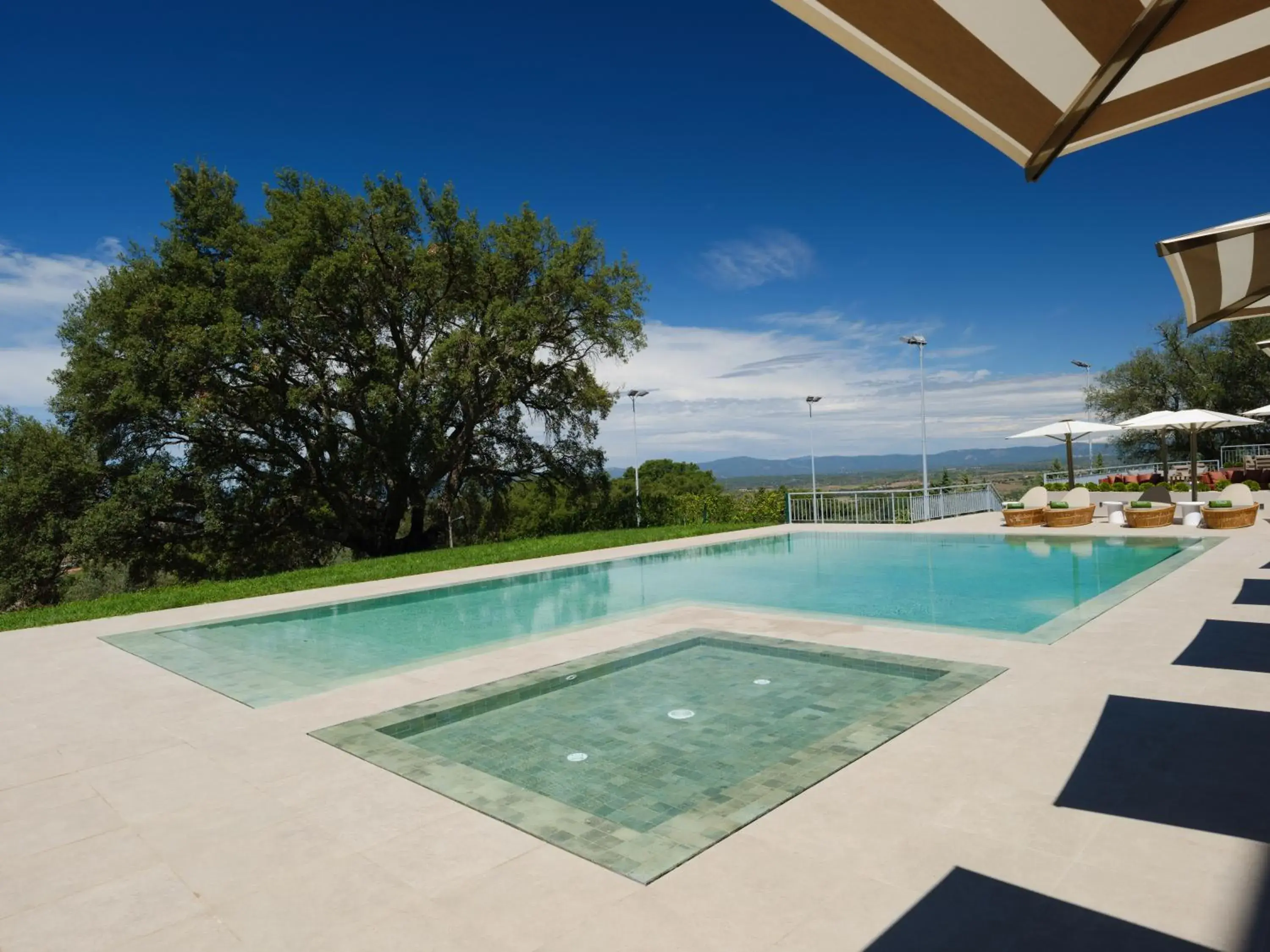 Pool view in Meliá Castelo Branco Pool view in Meliá Castelo Branco