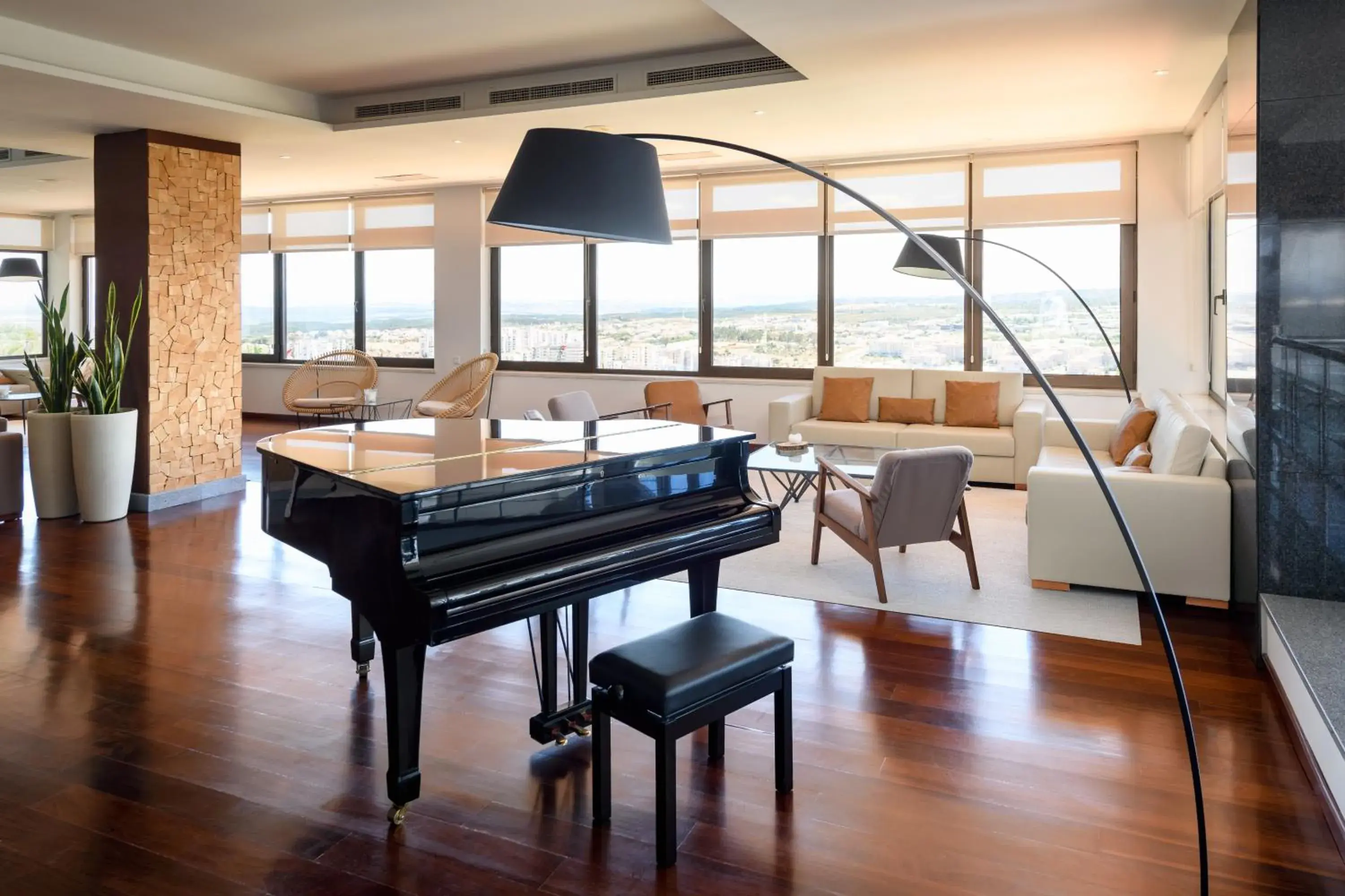 Lounge or bar in Meliá Castelo Branco Lounge or bar in Meliá Castelo Branco