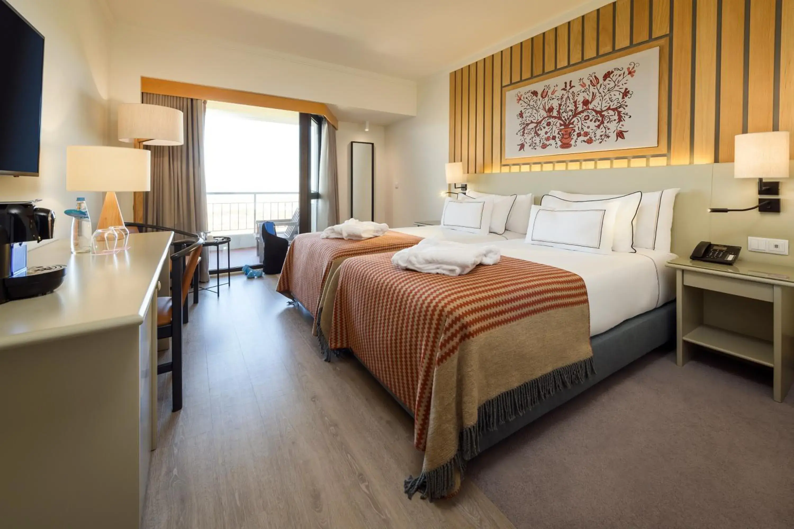 Premium Twin Room with City View in Meliá Castelo Branco Premium Twin Room with City View in Meliá Castelo Branco