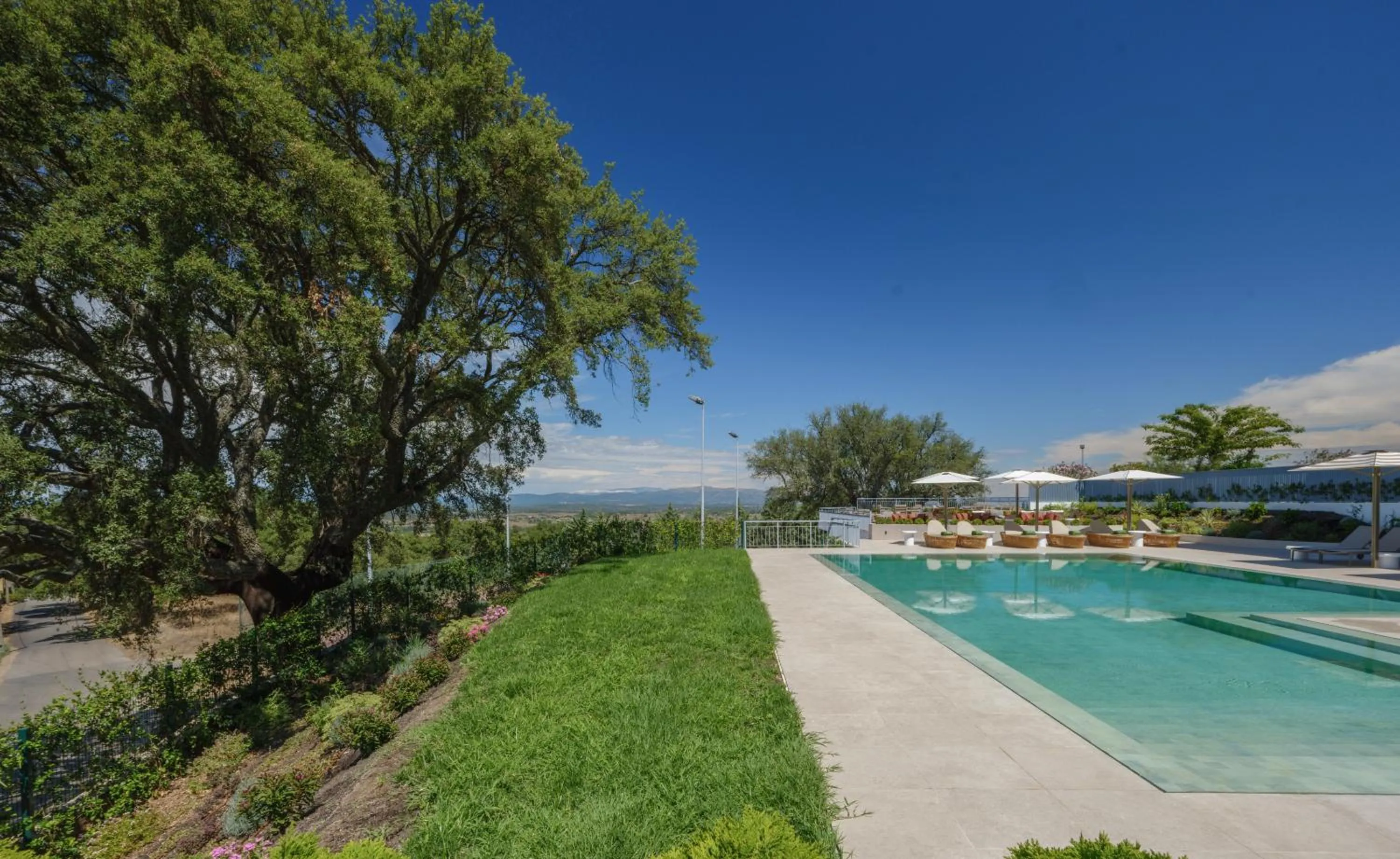 Pool view in Meliá Castelo Branco