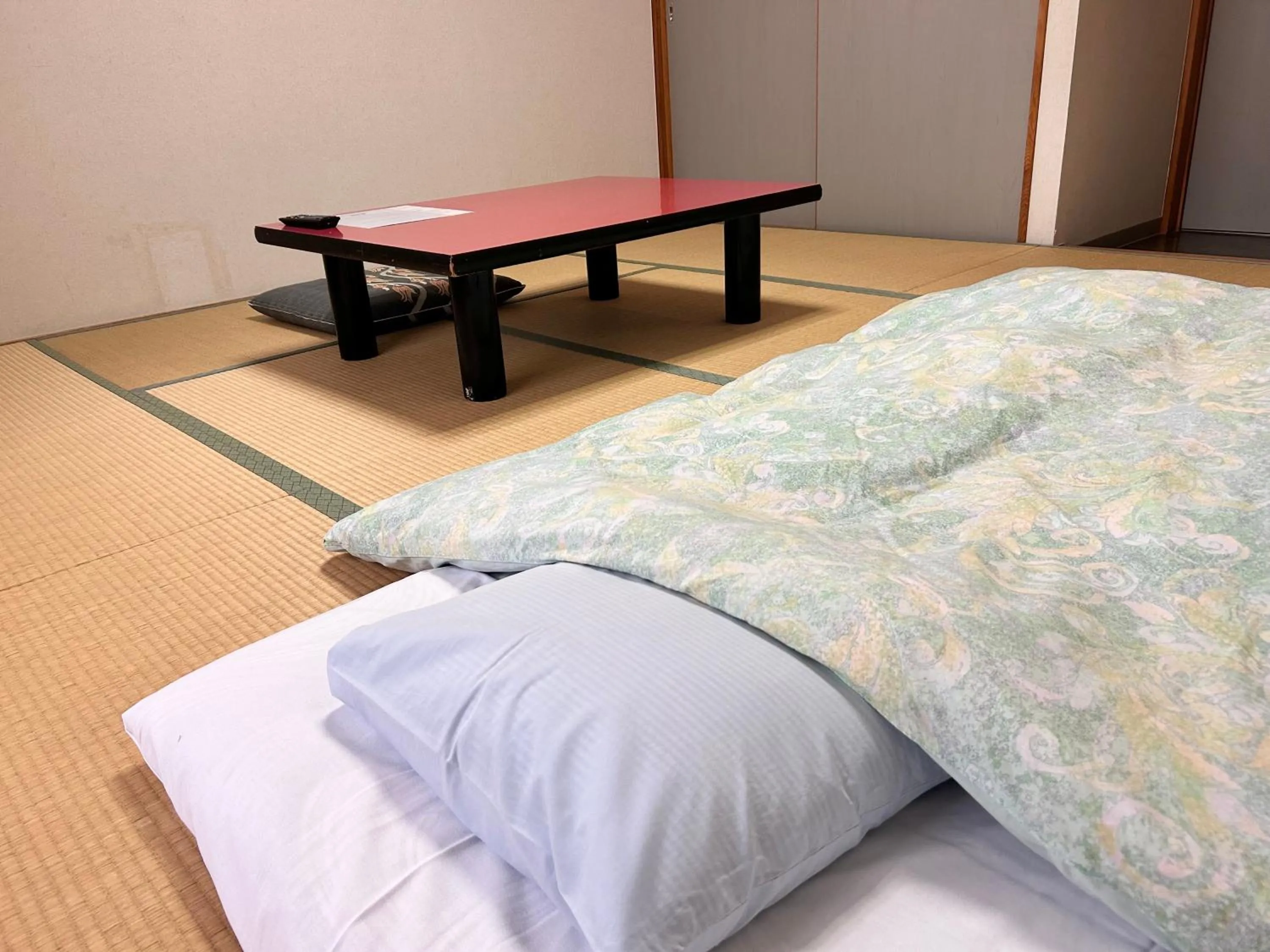 Japanese-Style Twin Room with Shared Bathroom in Fujiyoshi