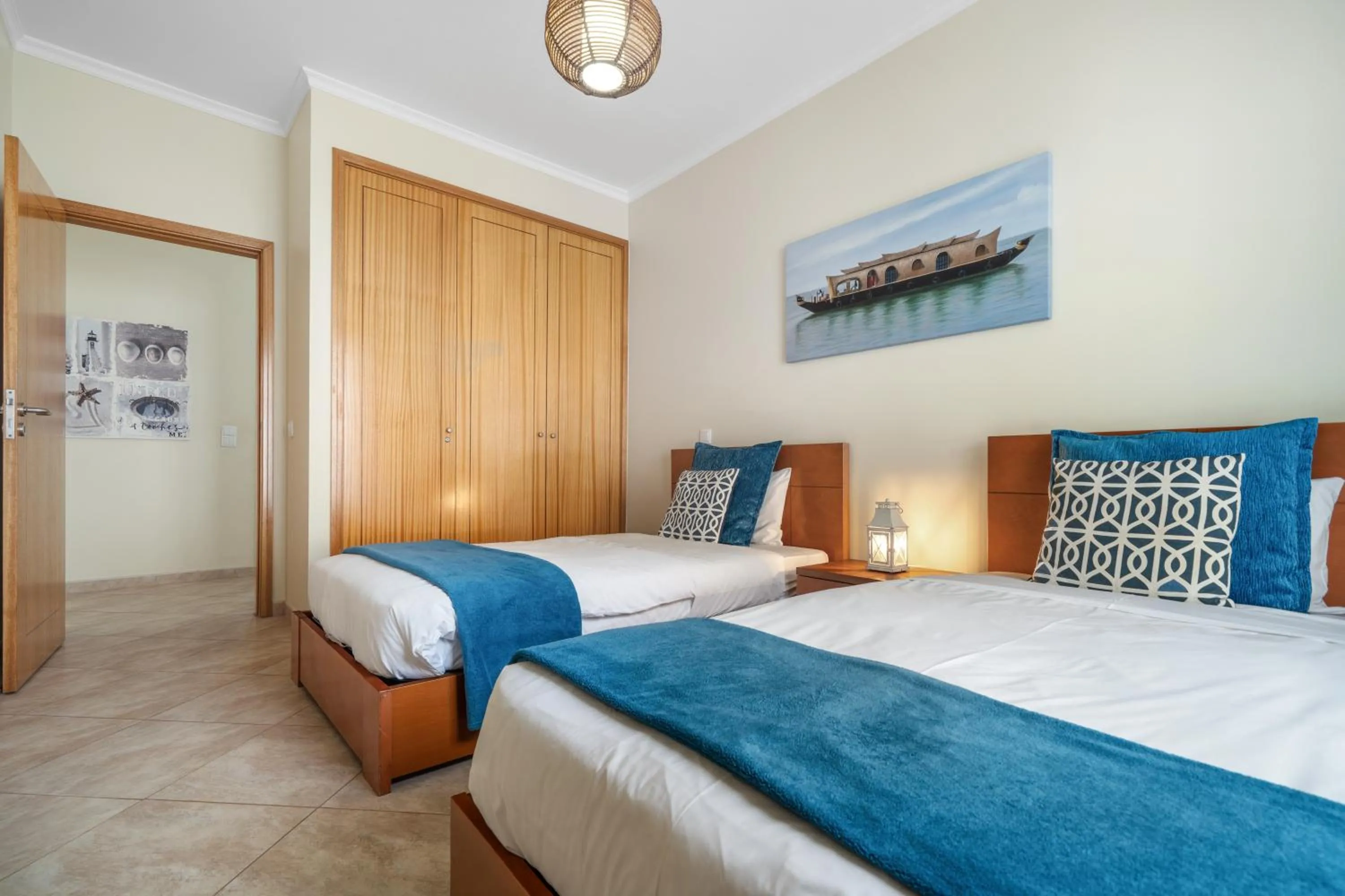 Bed in Sunny Ponta "Nomads' village"