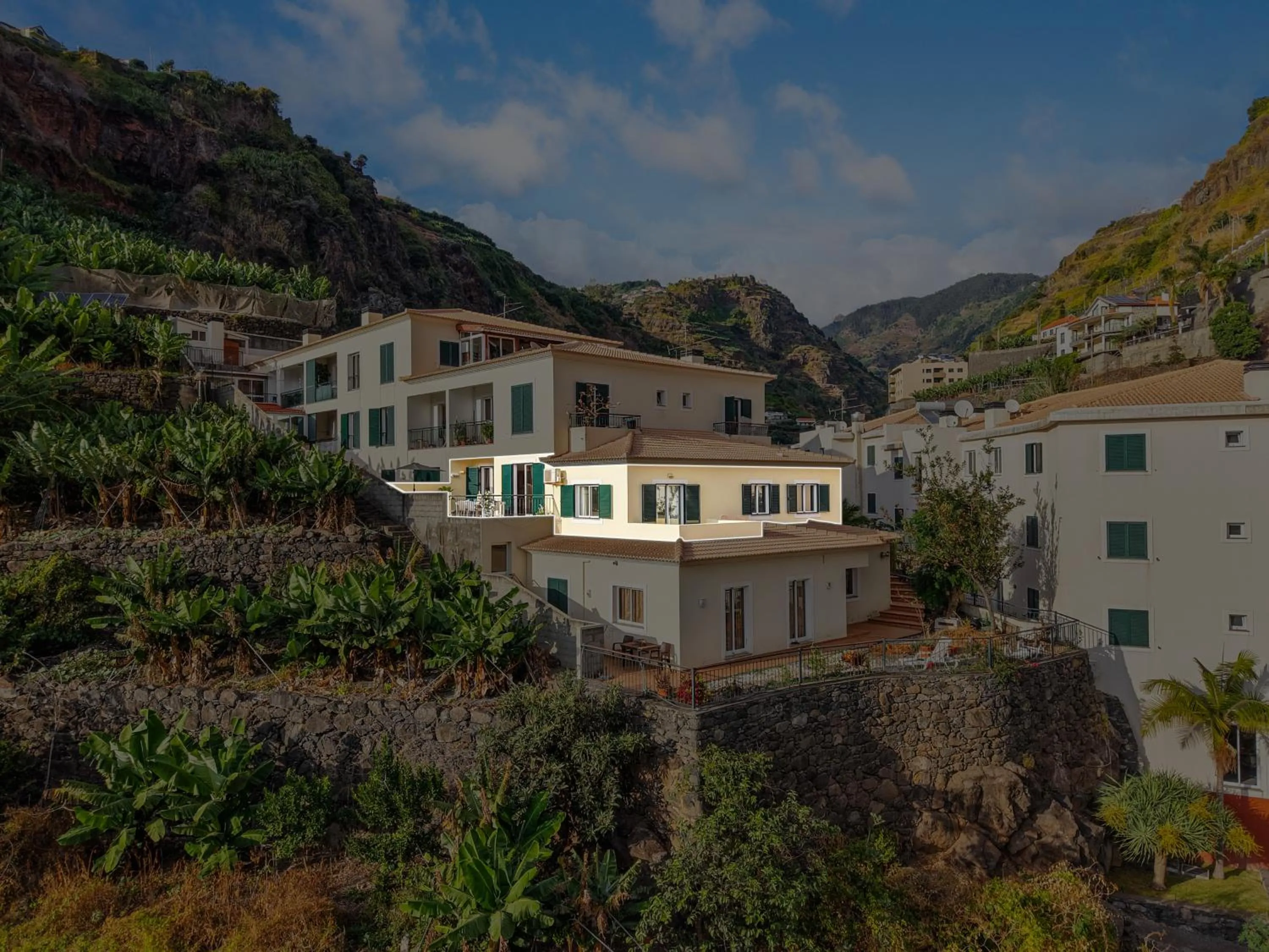 Sunny Ponta "Nomads' village"