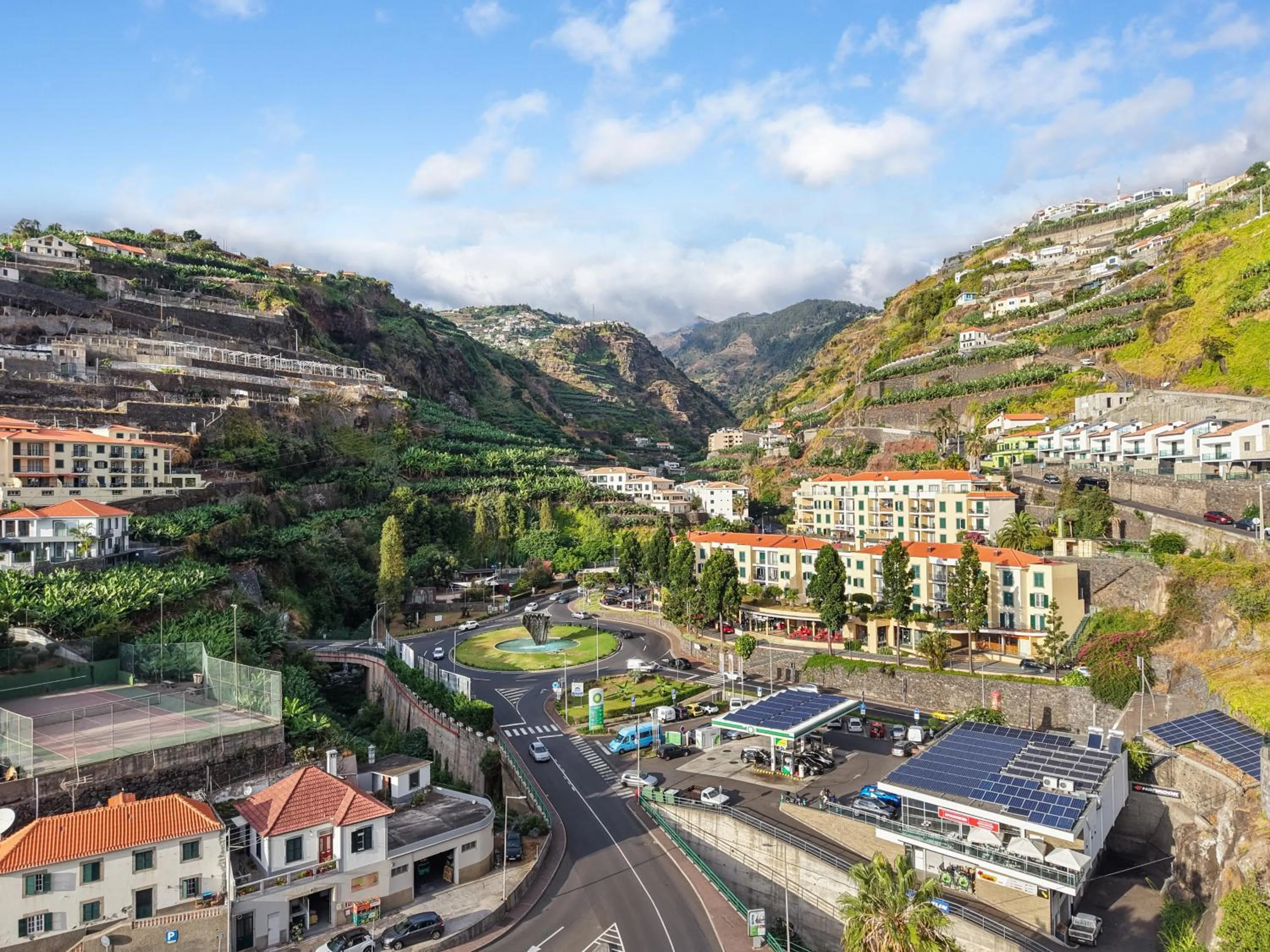 Sunny Ponta "Nomads' village"