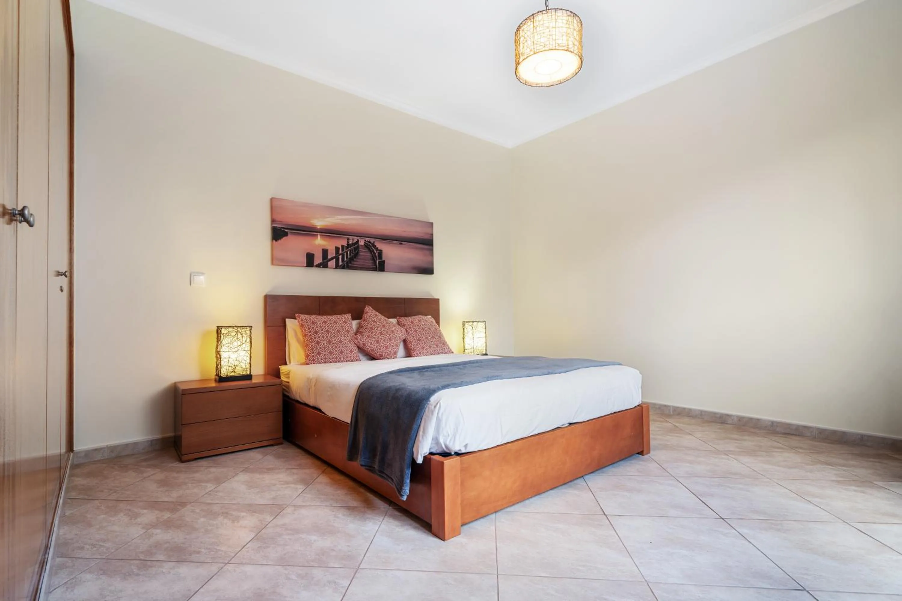 Bed in Sunny Ponta "Nomads' village"