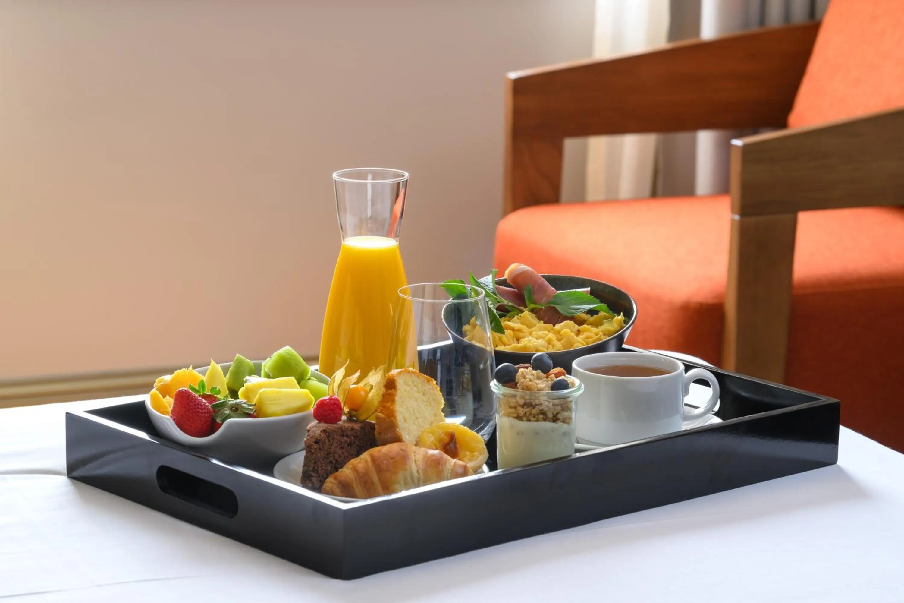 Food and drinks in Hotel Coimbra Aeminium, Affiliated by Meliá