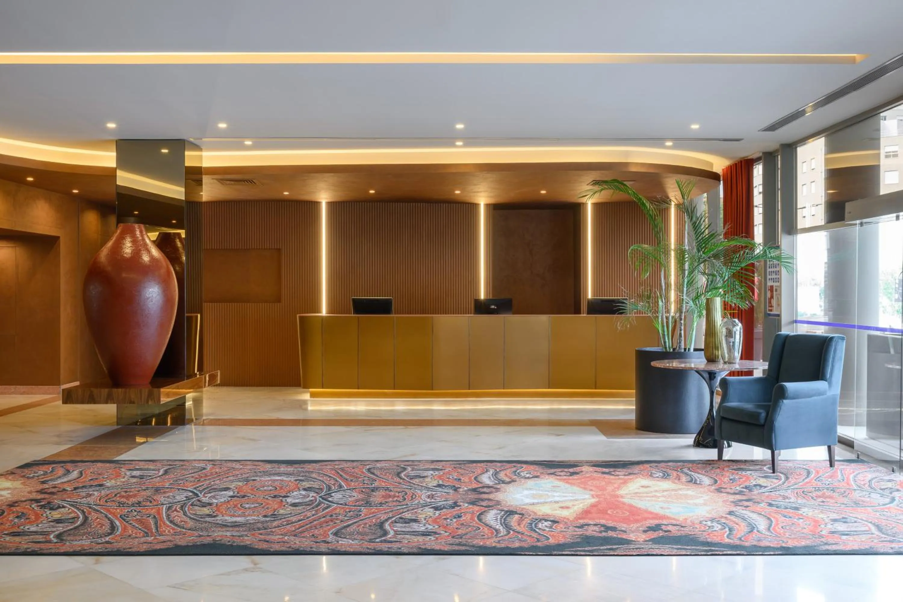 Lobby or reception in Hotel Coimbra Aeminium, Affiliated by Meliá