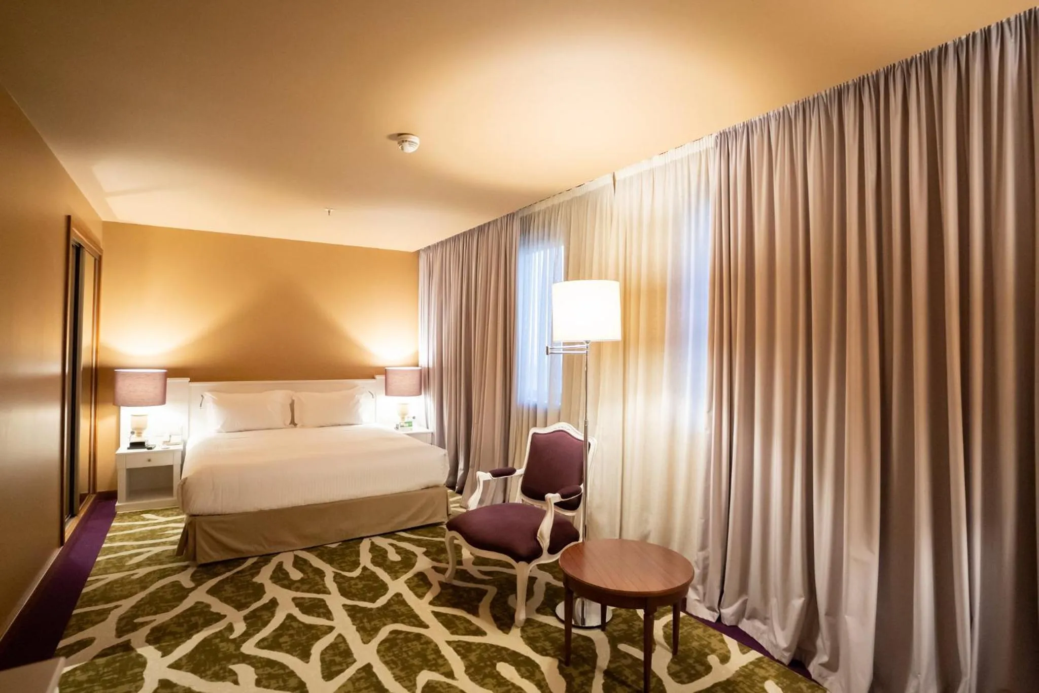 Photo of the whole room, Bed in Holiday Inn Porto Gaia by IHG