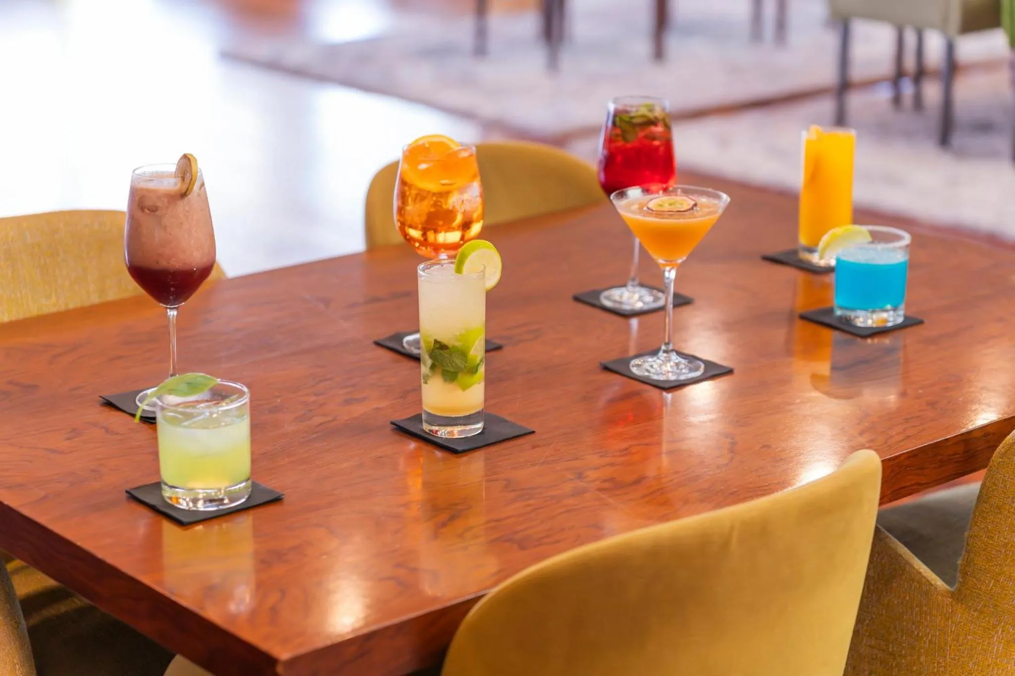 Lounge or bar in Holiday Inn Porto Gaia by IHG