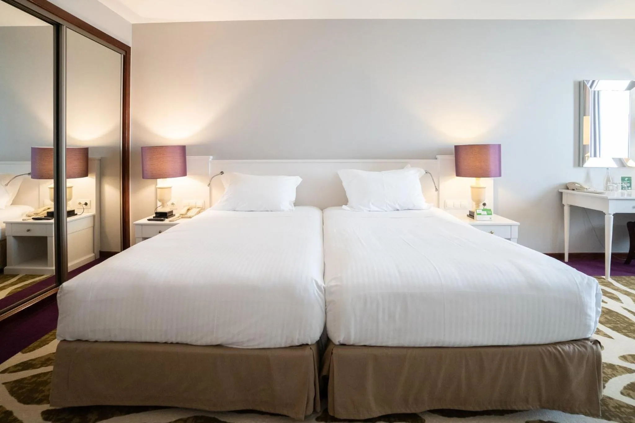 Photo of the whole room, Bed in Holiday Inn Porto Gaia by IHG