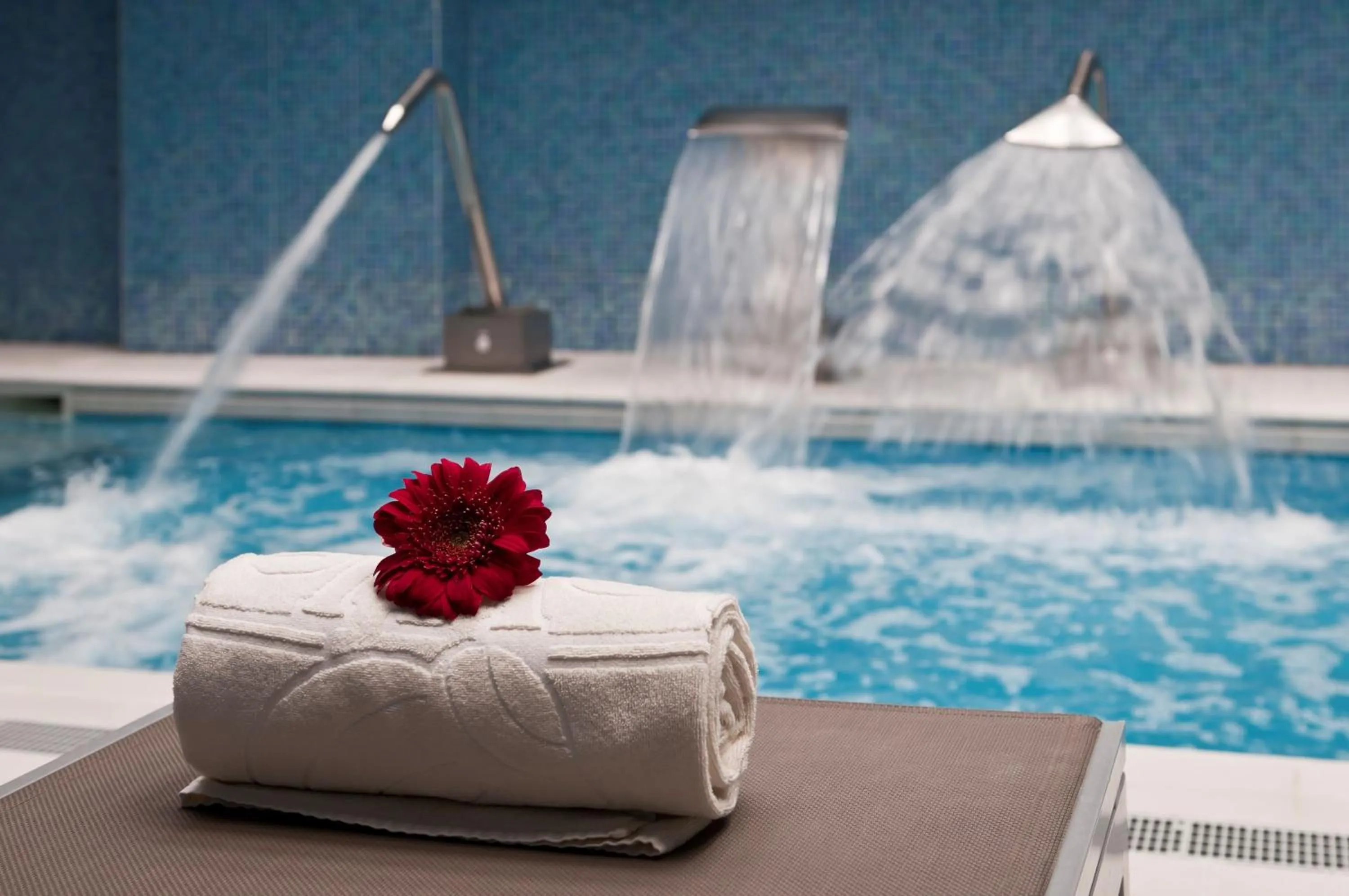 Swimming pool in Holiday Inn Porto Gaia by IHG