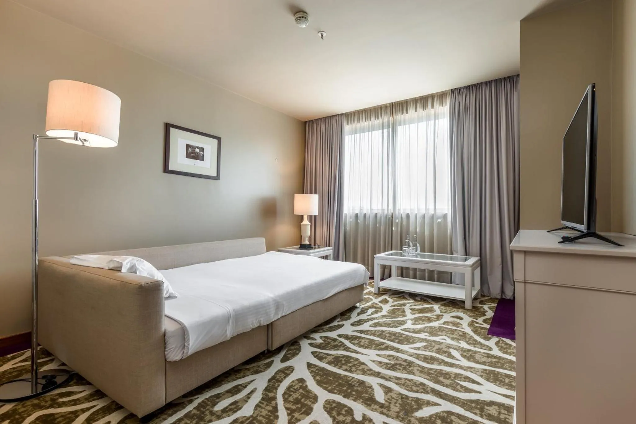 Photo of the whole room, Bed in Holiday Inn Porto Gaia by IHG