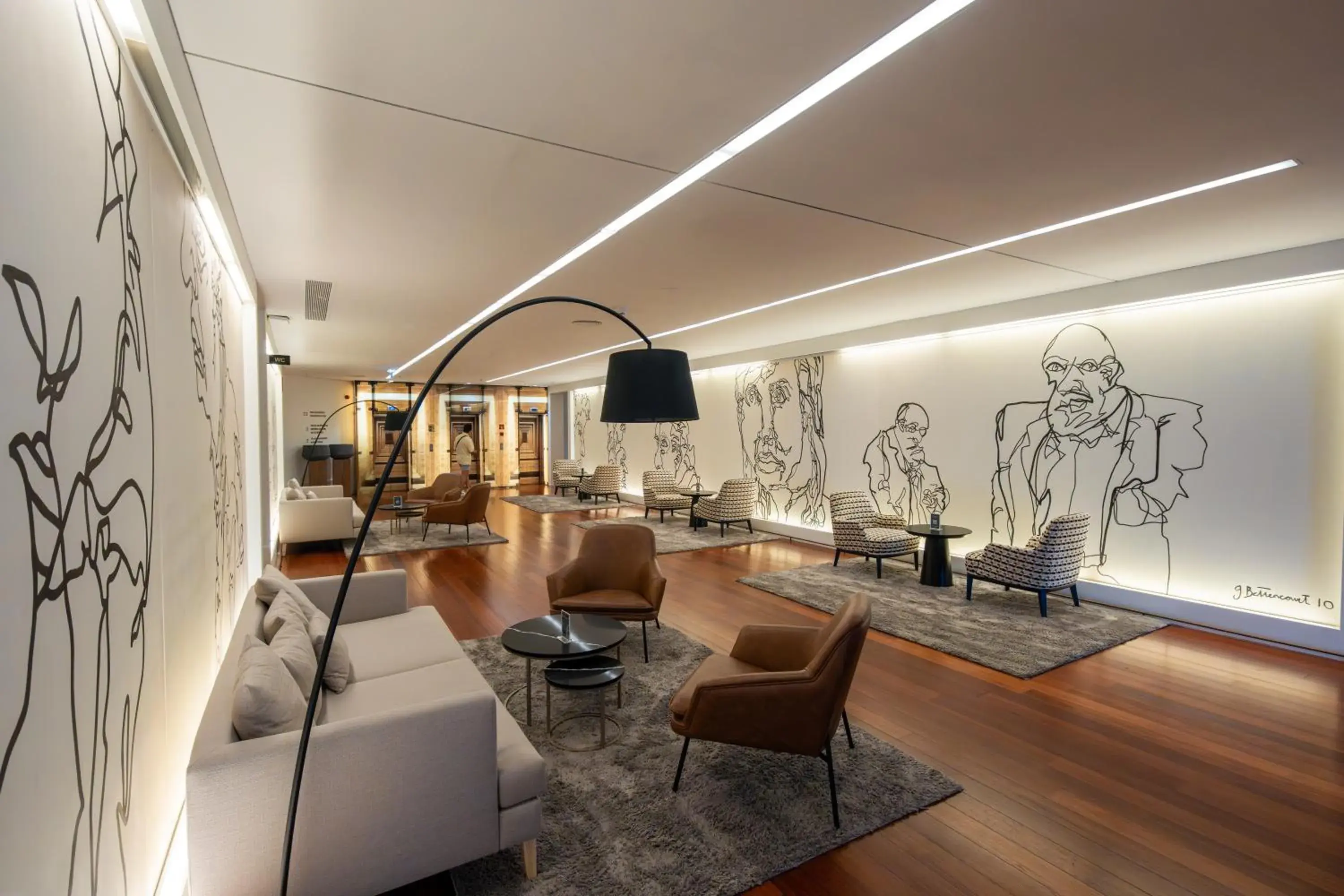 Lobby or reception in Holiday Inn Porto Gaia by IHG Lobby or reception in Holiday Inn Porto Gaia by IHG