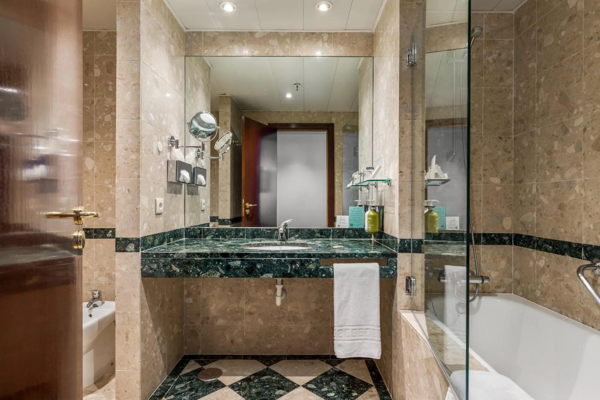 Bathroom in Holiday Inn Porto Gaia by IHG