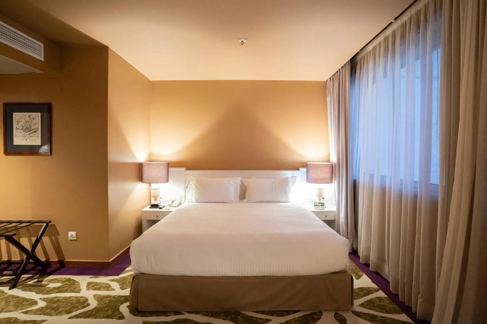 Photo of the whole room, Bed in Holiday Inn Porto Gaia by IHG