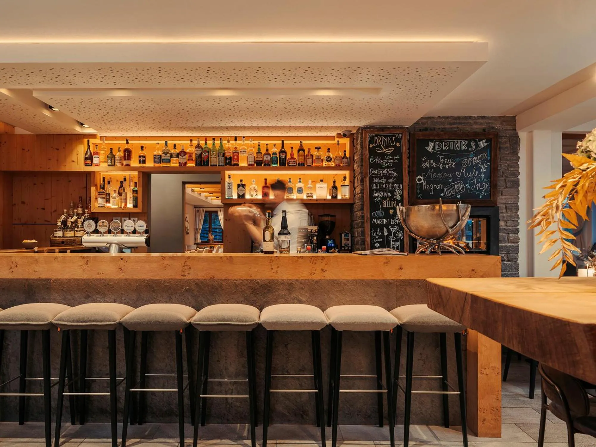 Helmhotel