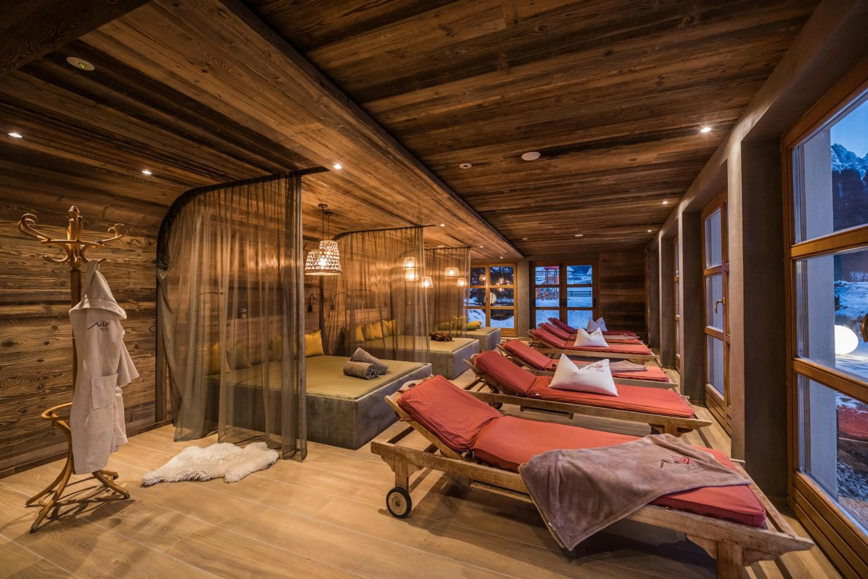 Helmhotel