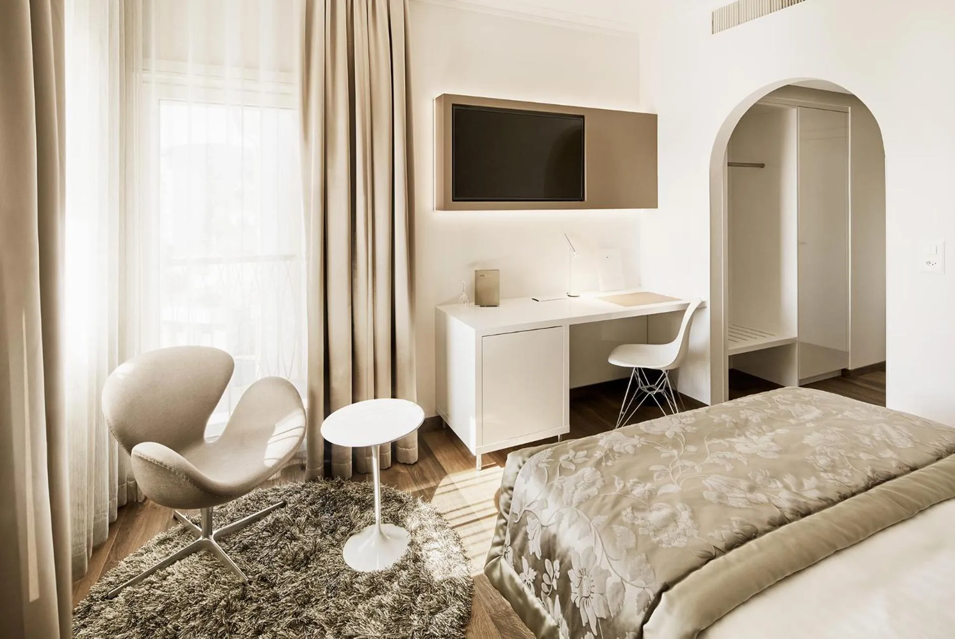 Photo of the whole room, Bed in Hotel Uzwil