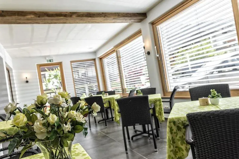 Restaurant/places to eat in Hotel Moritz