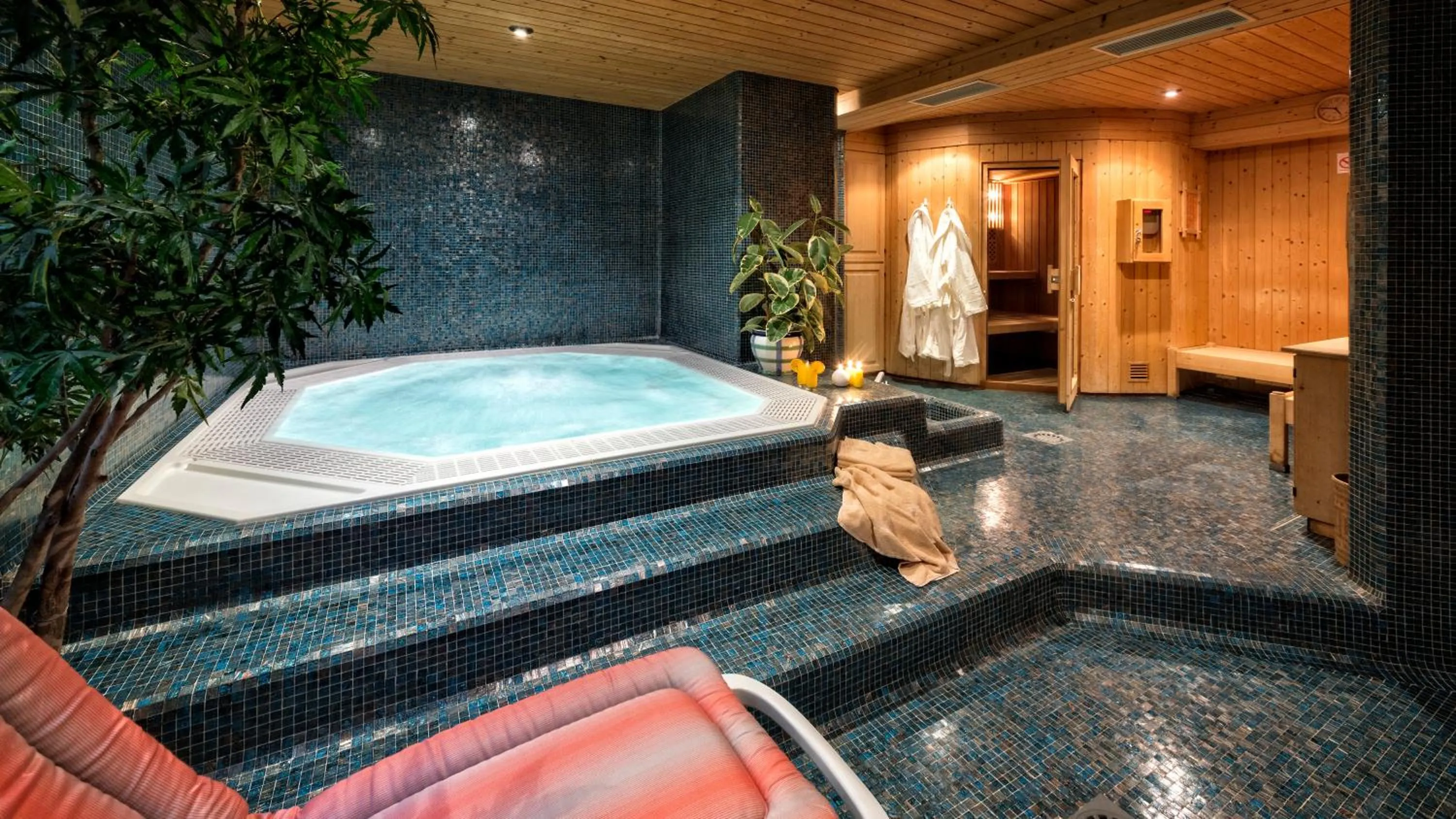 Hot Tub in Hotel Moritz