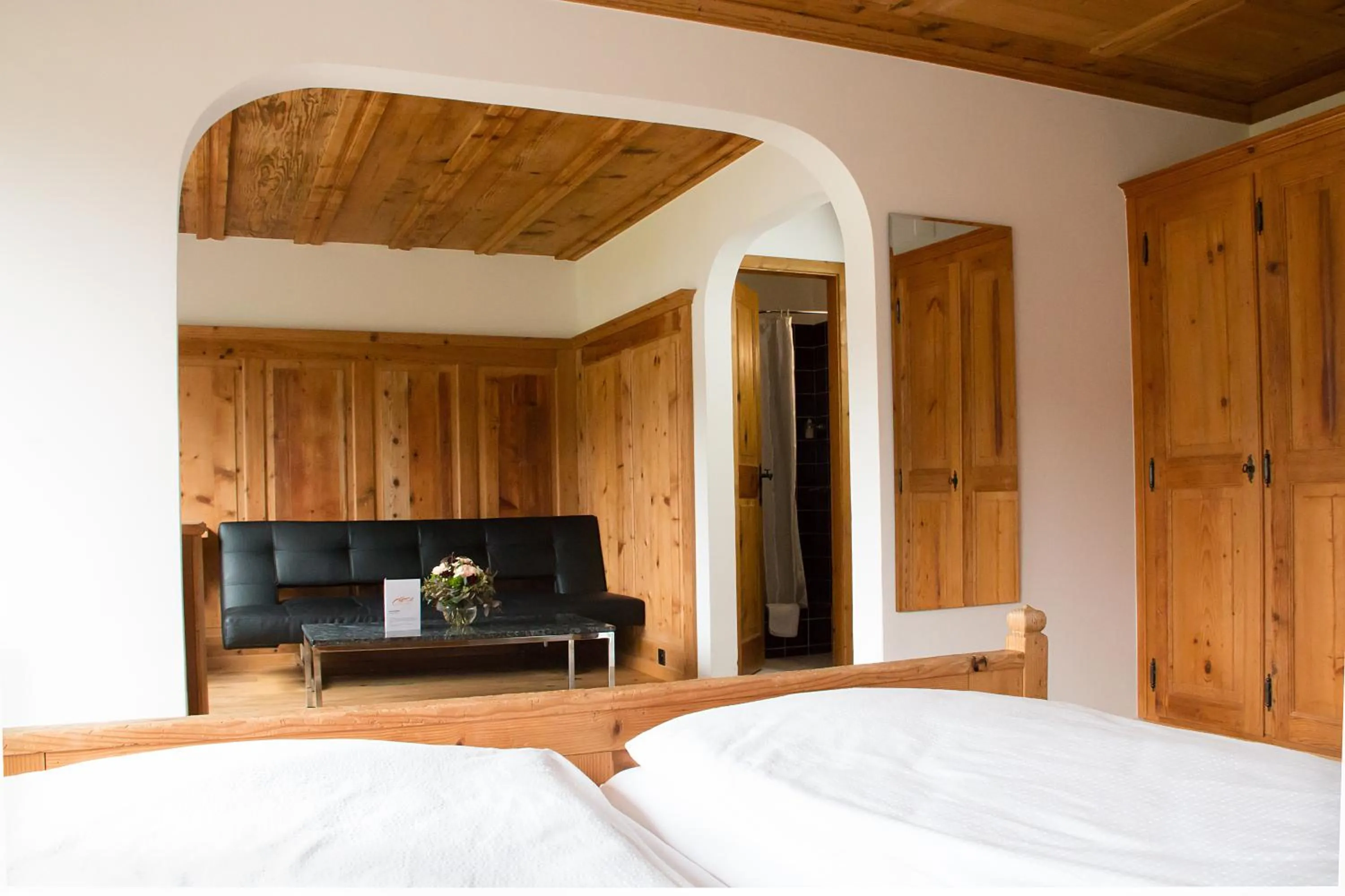 Photo of the whole room, Bed in Hotel Restaurant Chesa