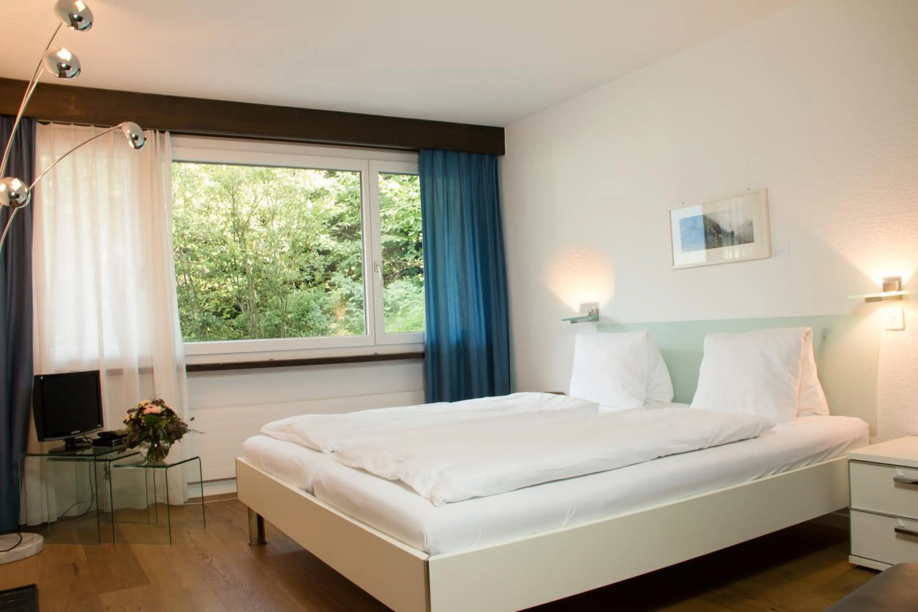 Photo of the whole room, Bed in Hotel Restaurant Chesa