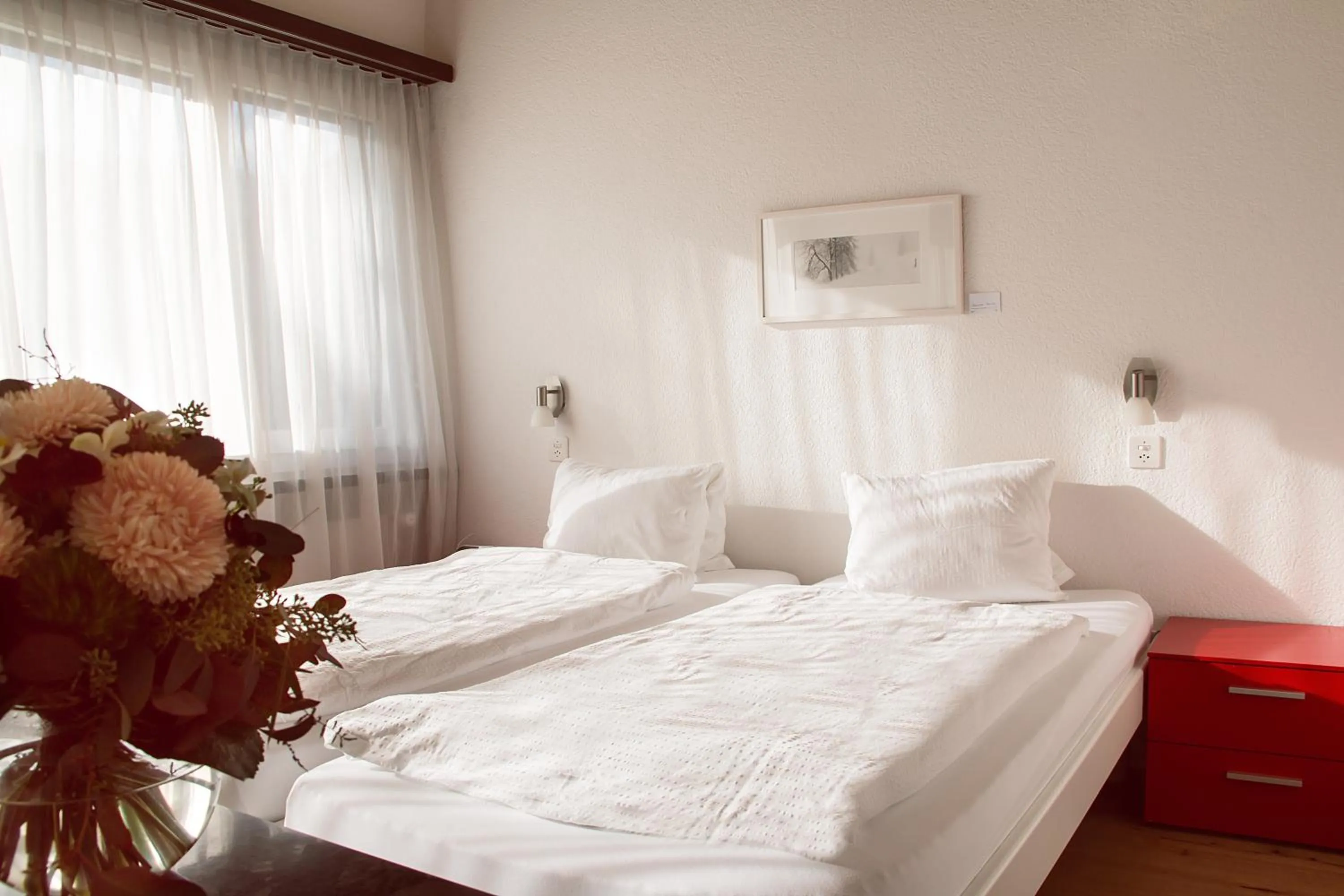 Photo of the whole room, Bed in Hotel Restaurant Chesa