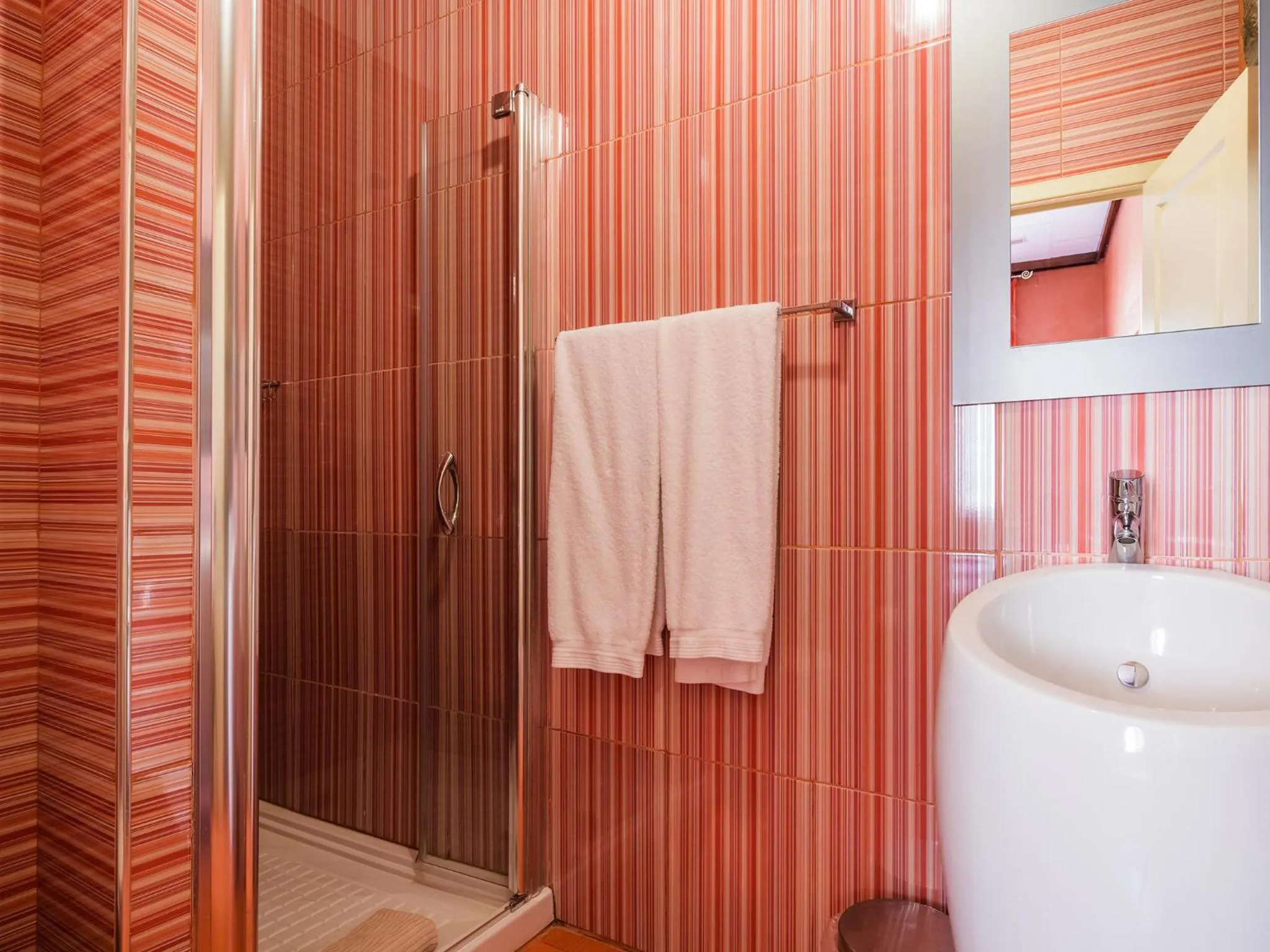 Bathroom in Pedra Iberica