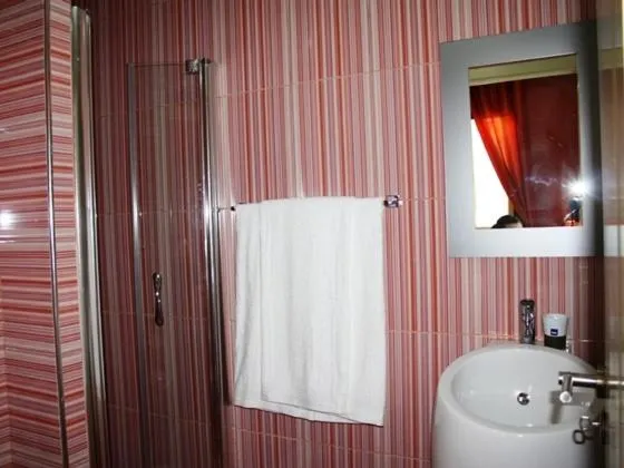 Bathroom in Pedra Iberica