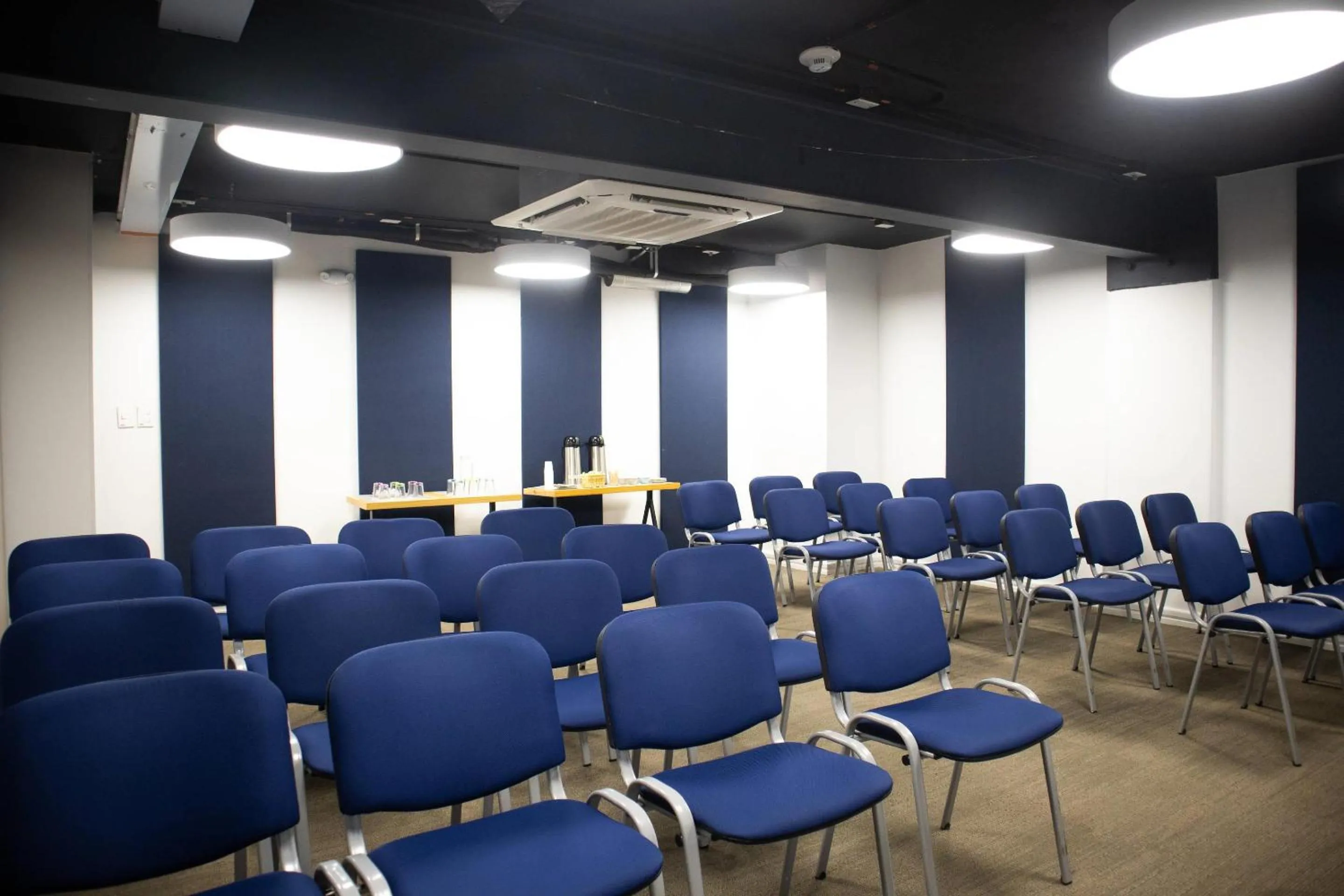 Meeting/conference room in Faranda Collection Cali, a member of Radisson Individuals