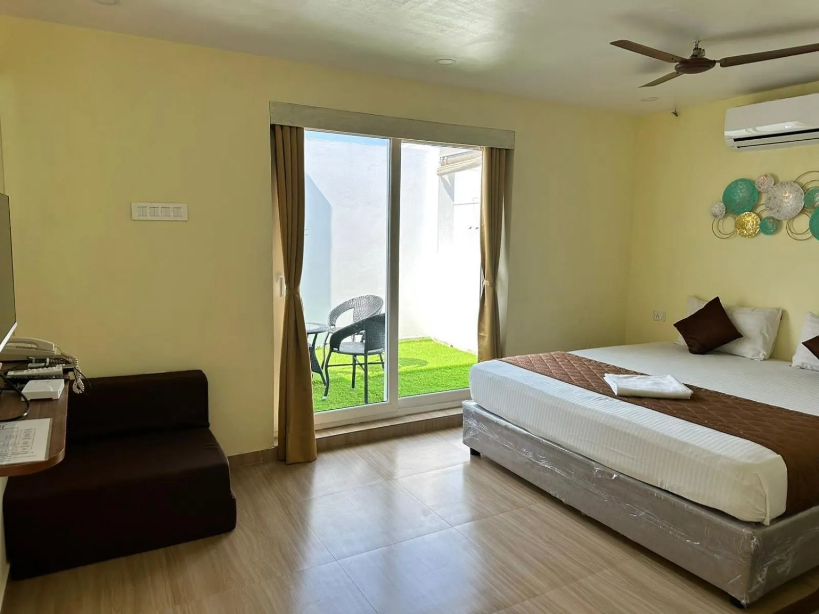 Bed in Hotel Ramakrishna